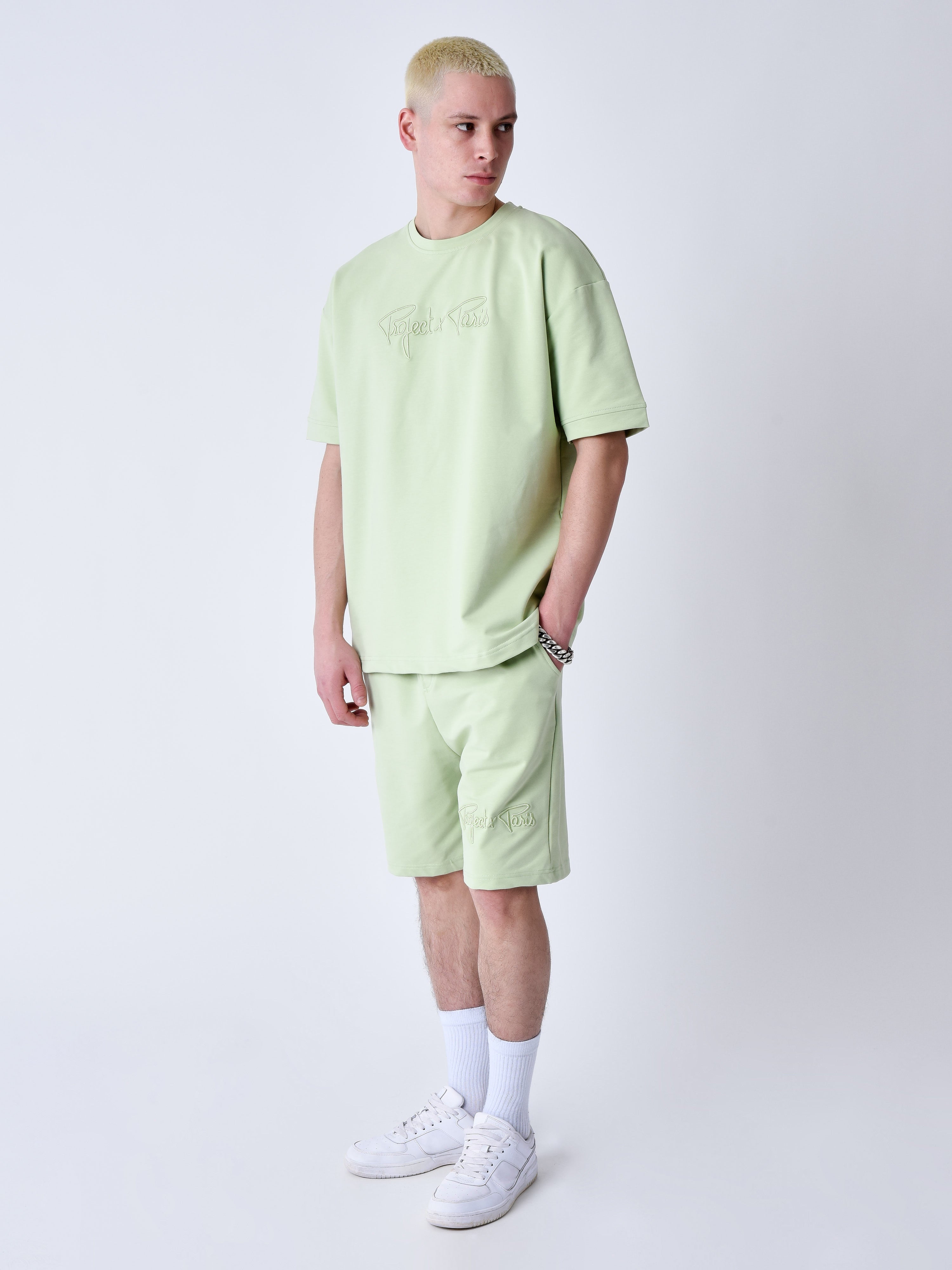 tee-shirt-classique-full-logo-broderie-essentials-pistache