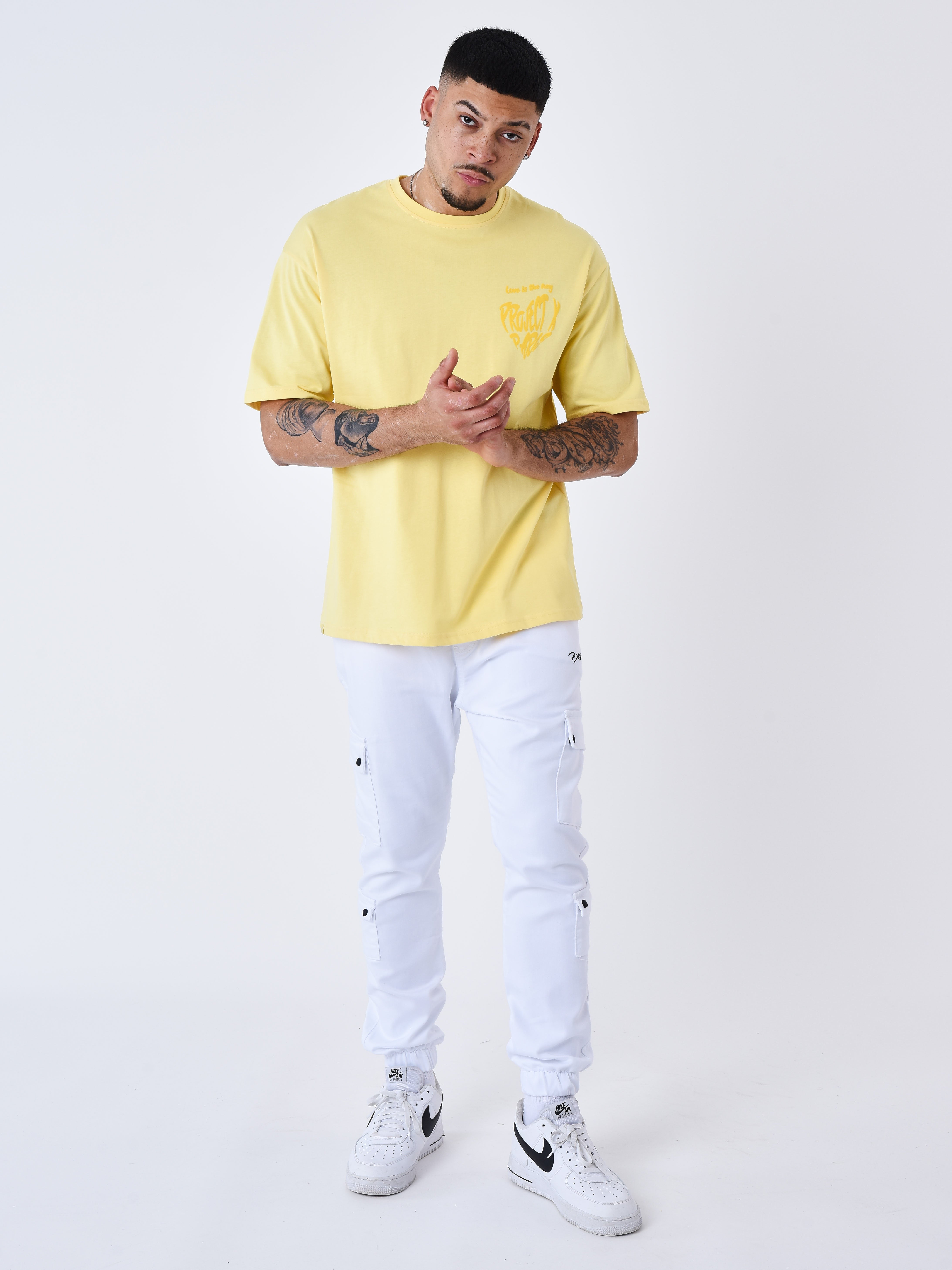 tee-shirt-coeur-de-project-x-paris-jaune-modelshot