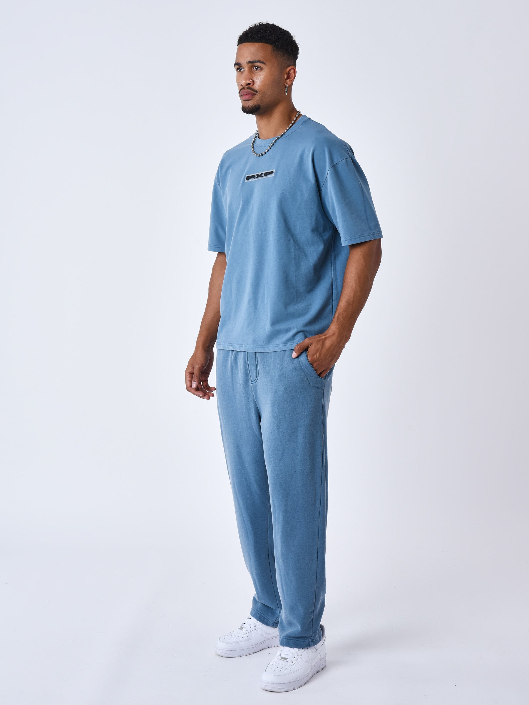 tee-shirt-delave-bleu-modelshot