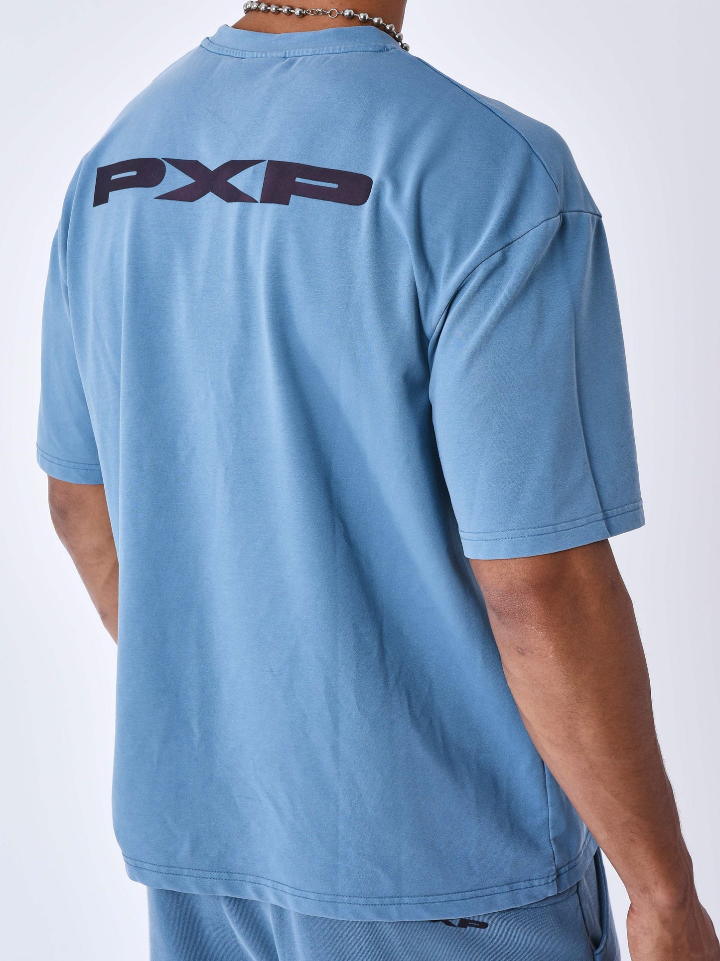 tee-shirt-delave-bleu-modelshot