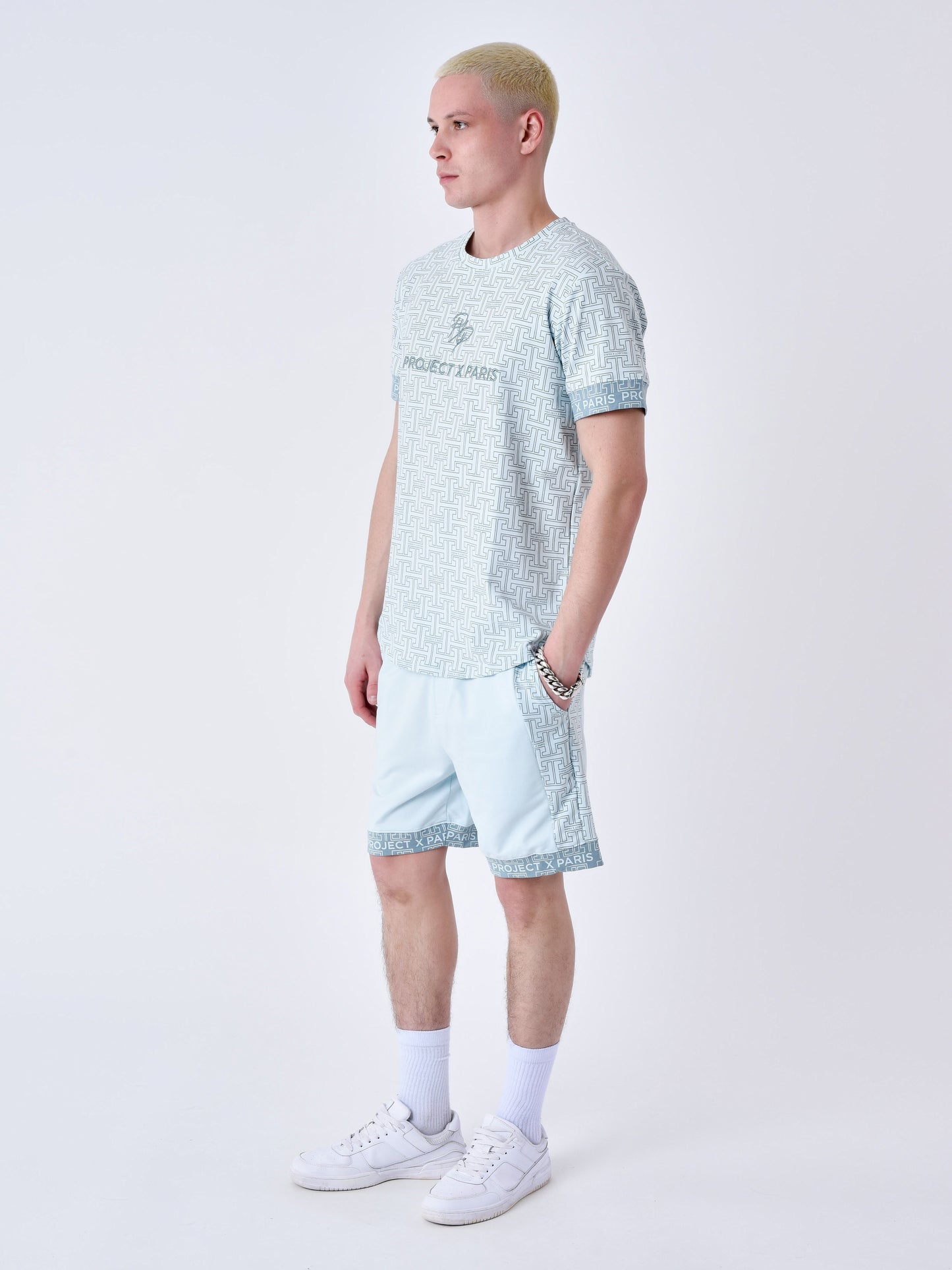tee-shirt-imprime-labyrinthe-ice-blue-modelshot