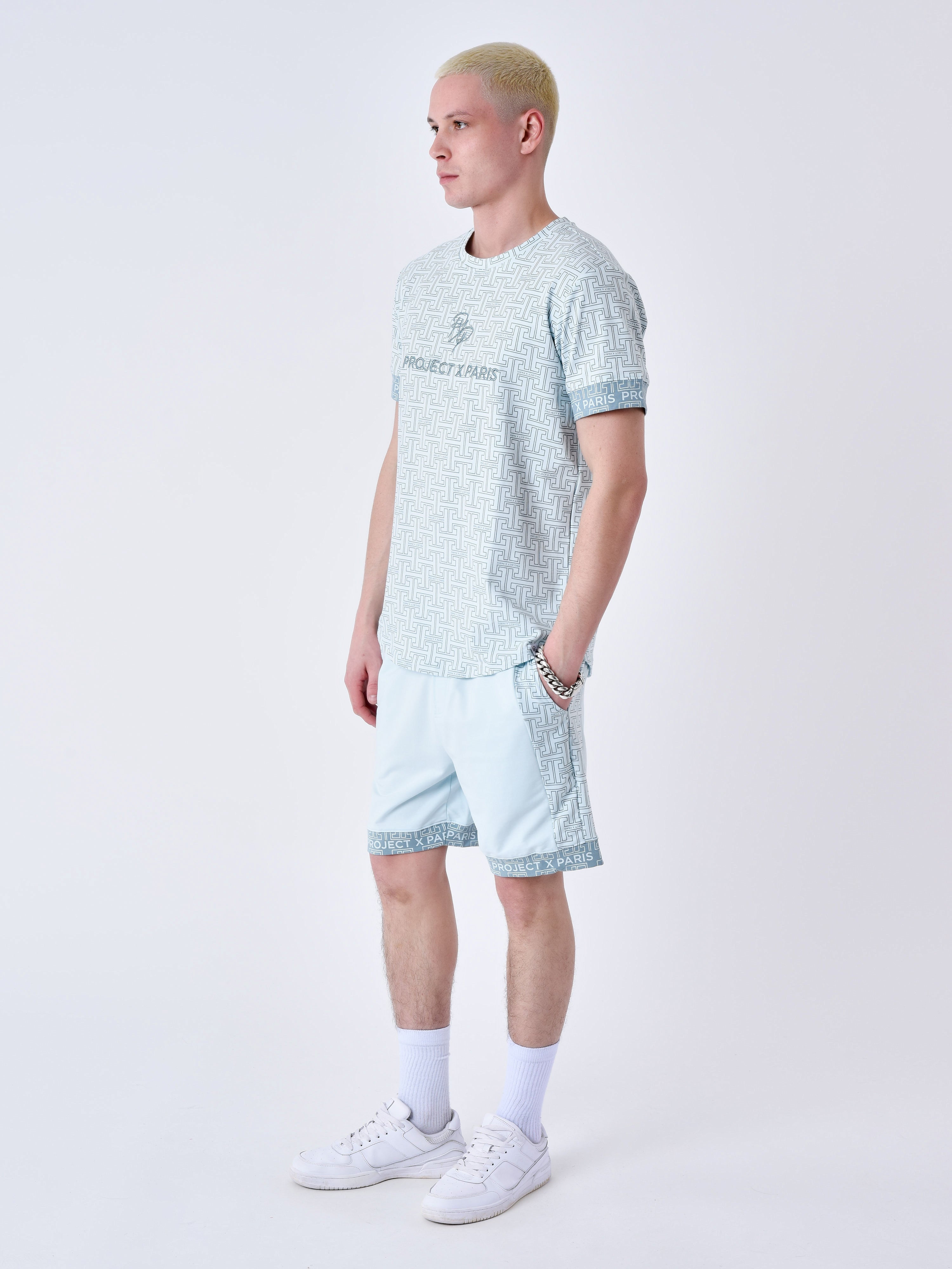tee-shirt-imprime-labyrinthe-ice-blue-modelshot