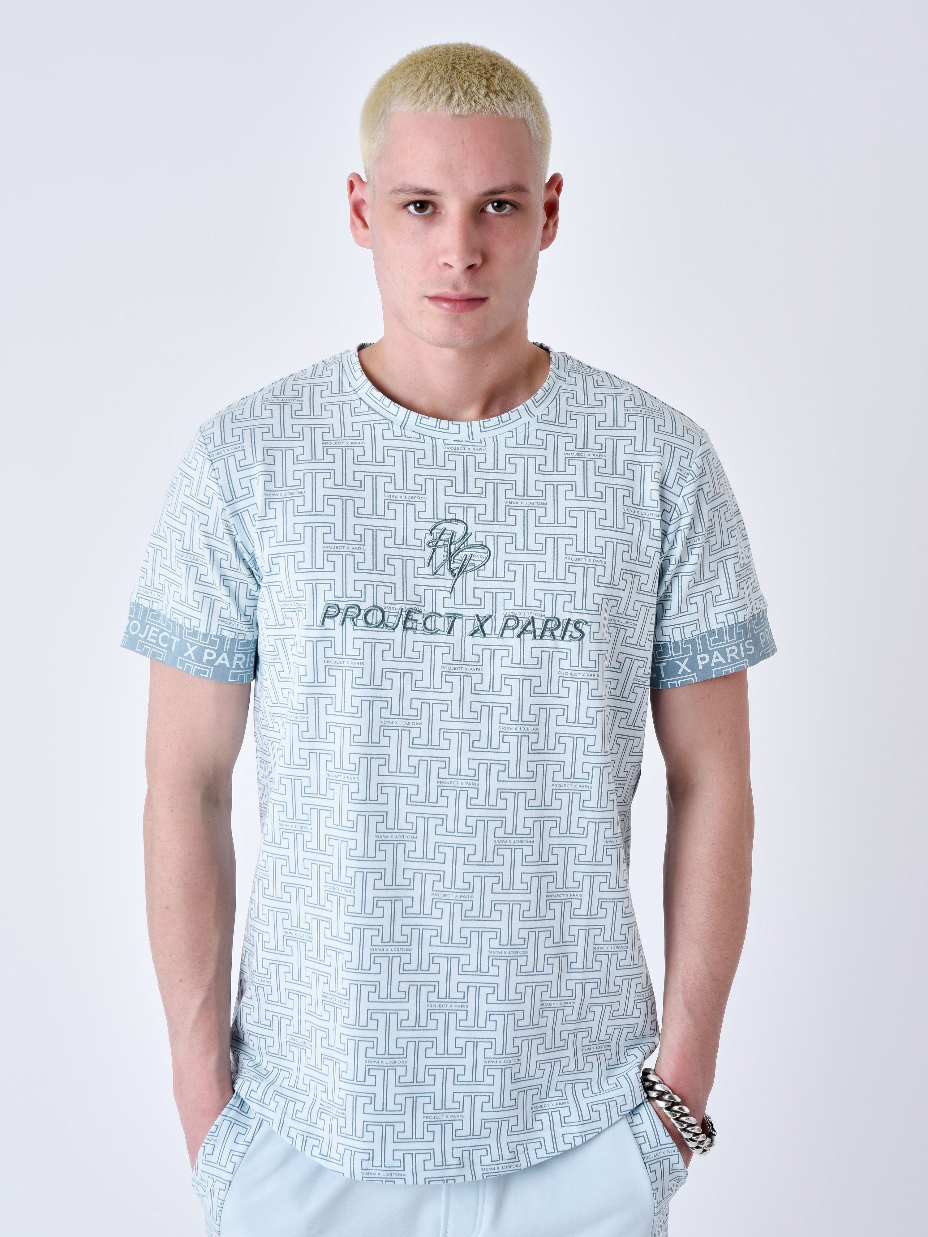 tee-shirt-imprime-labyrinthe-ice-blue-modelshot