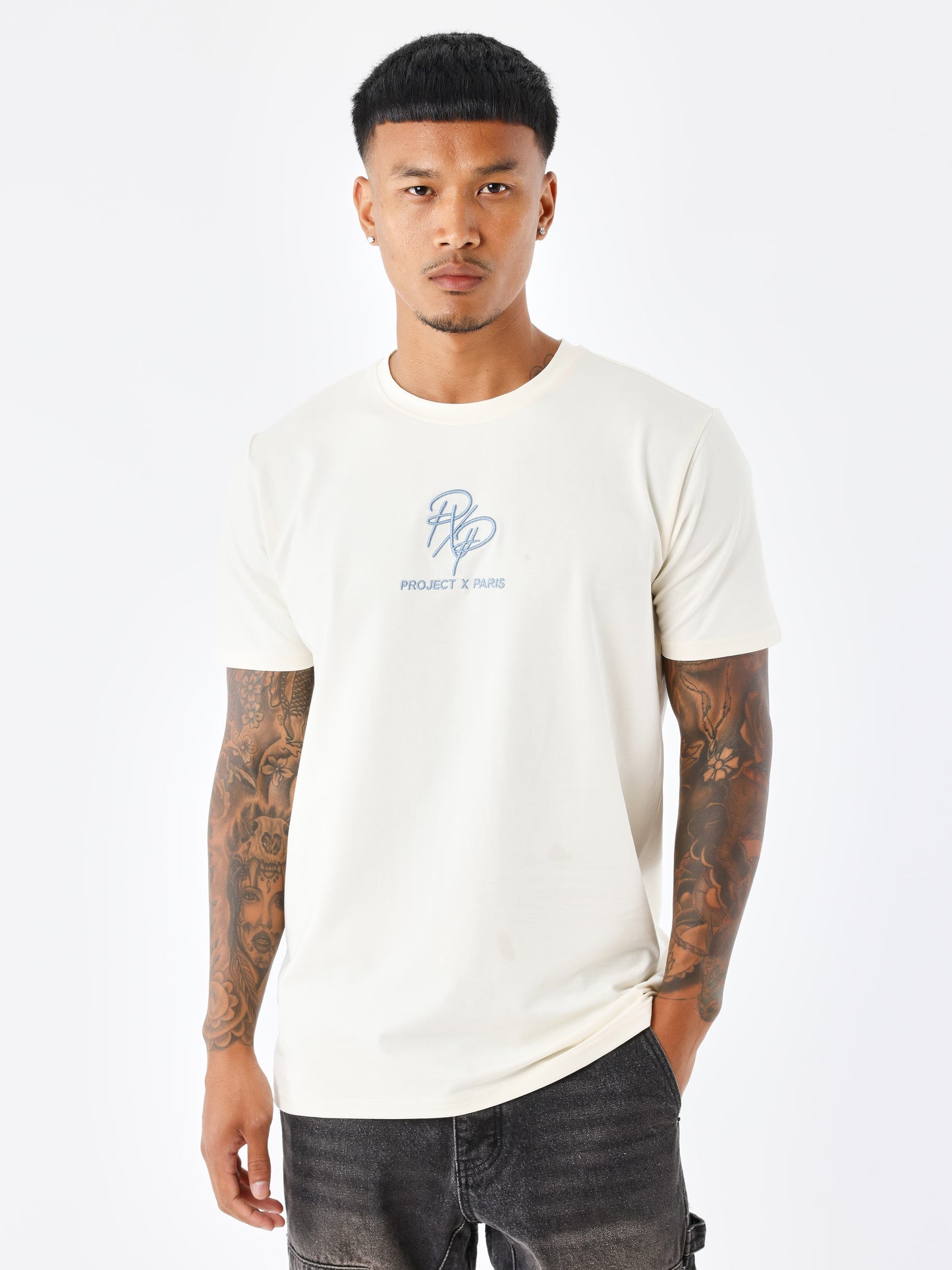 tee-shirt-logote-craie-modelshot