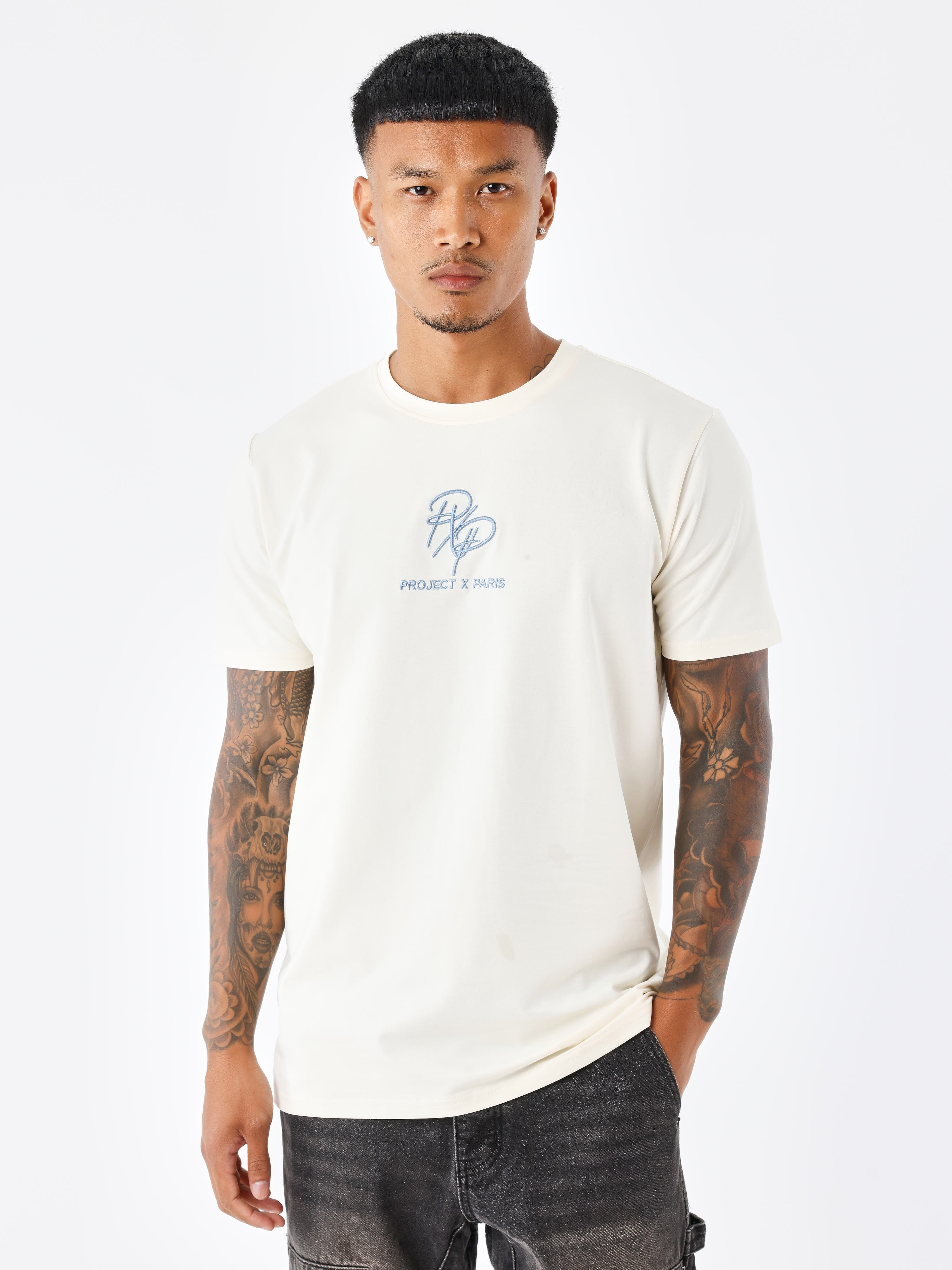 tee-shirt-logote-craie-modelshot