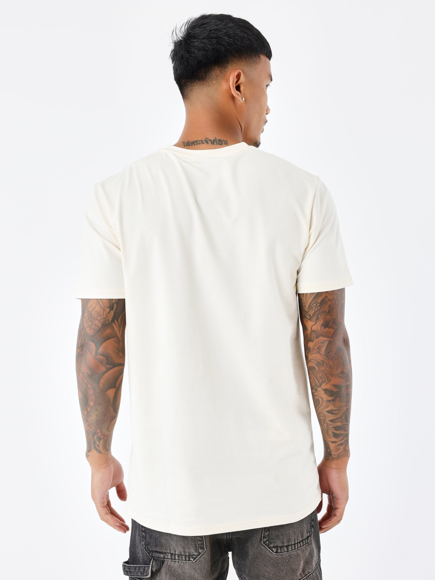tee-shirt-logote-craie-modelshot