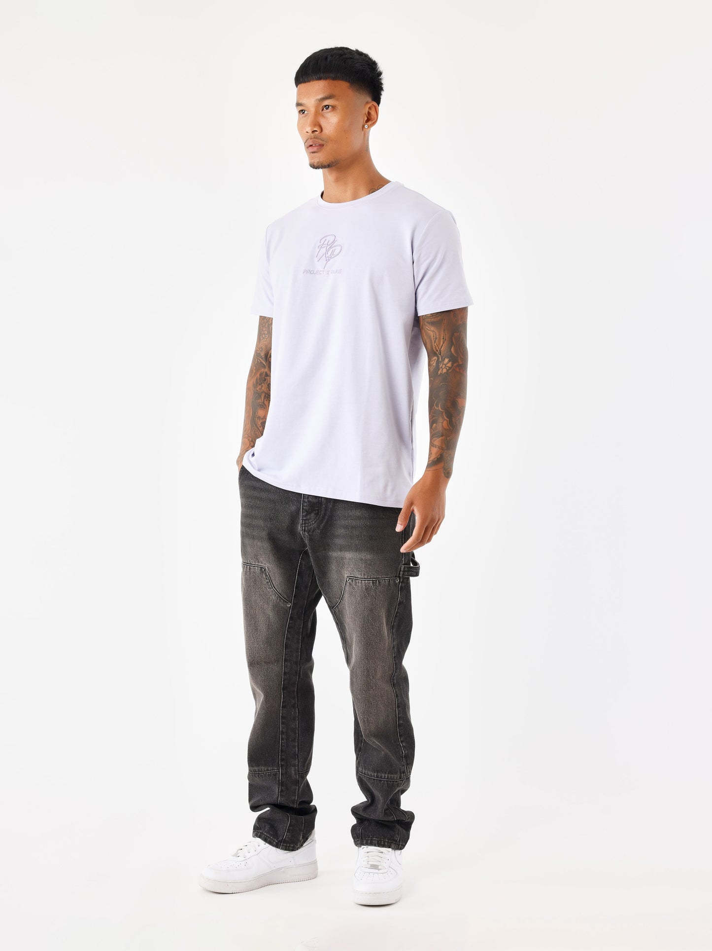 tee-shirt-logote-noir-modelshot