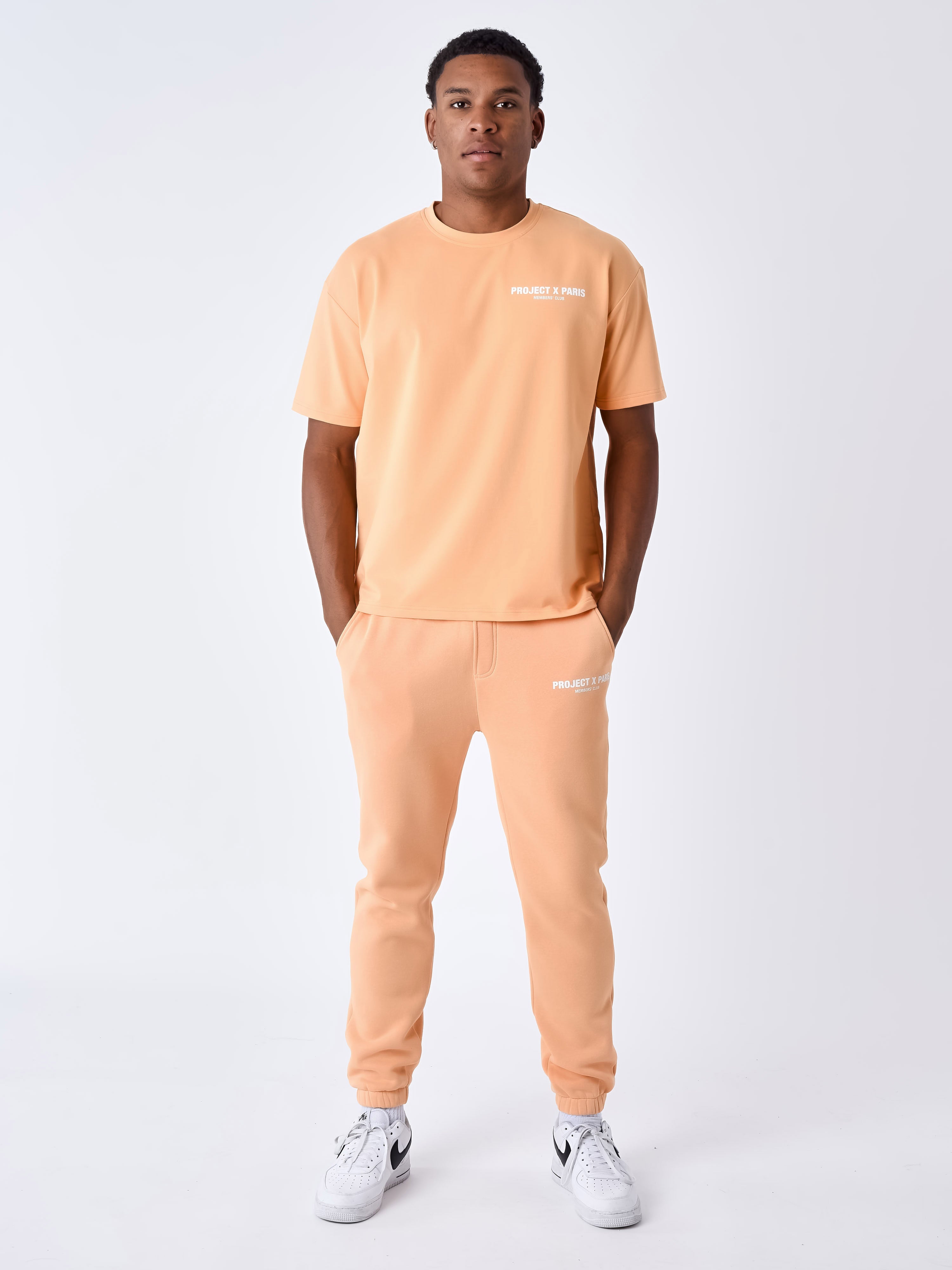 tee-shirt-members-club-apricot-cream