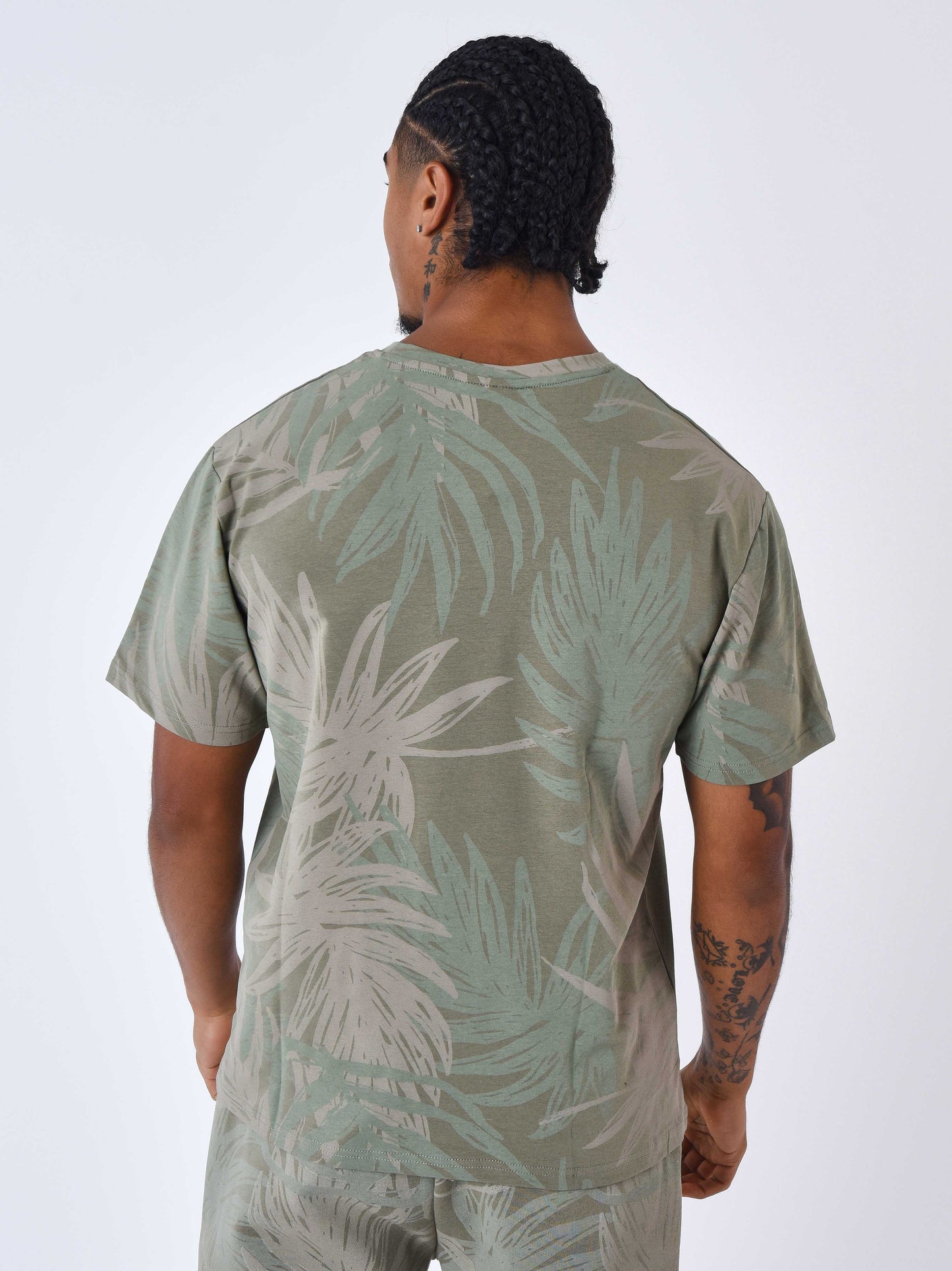 tee-shirt-motif-all-over-feuilles-de-palmier-olive