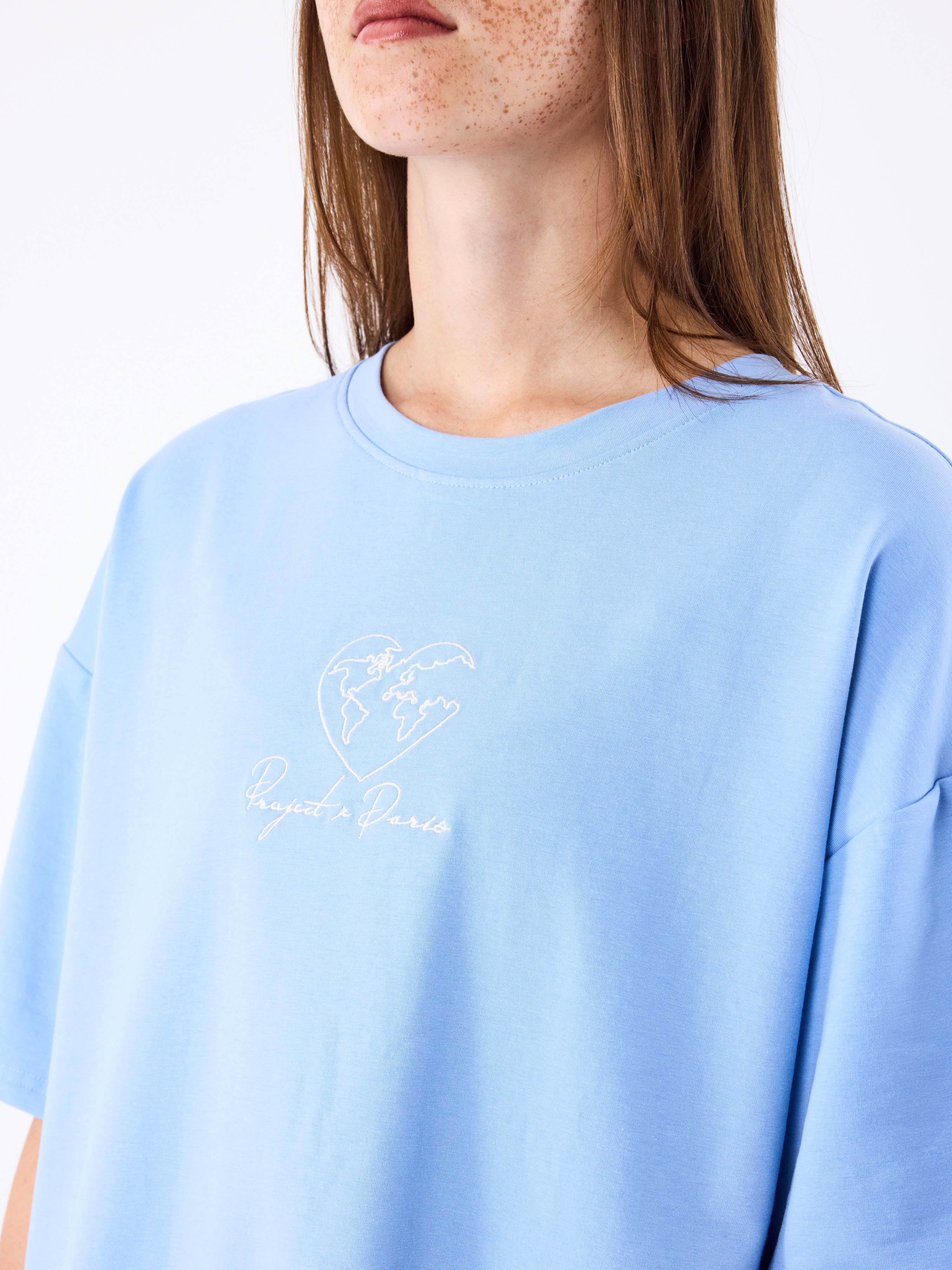 tee-shirt-motif-coeurmonde-5076-cashmere-blue-modelshot