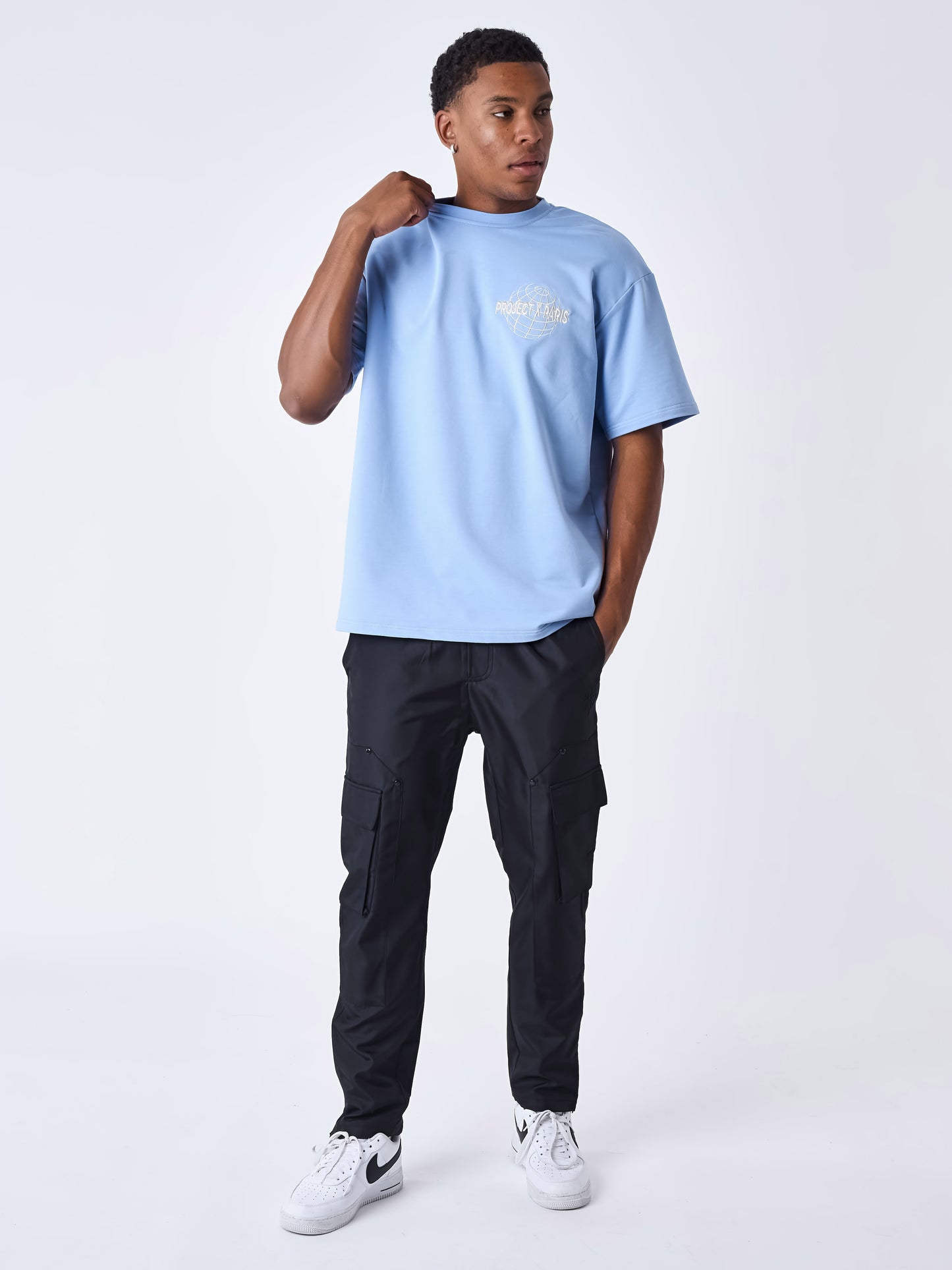 tee-shirt-motif-planete-cashmere-blue-modelshot