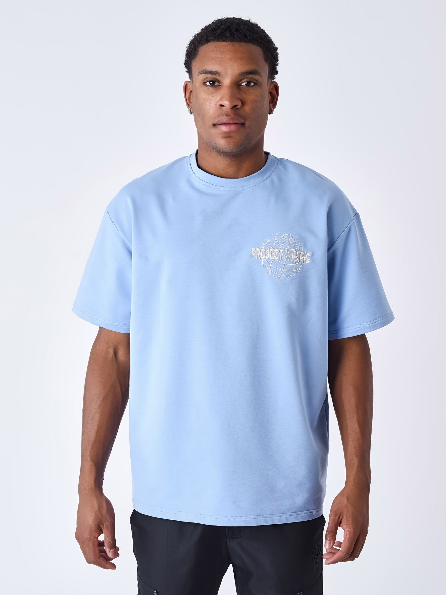 tee-shirt-motif-planete-cashmere-blue-modelshot