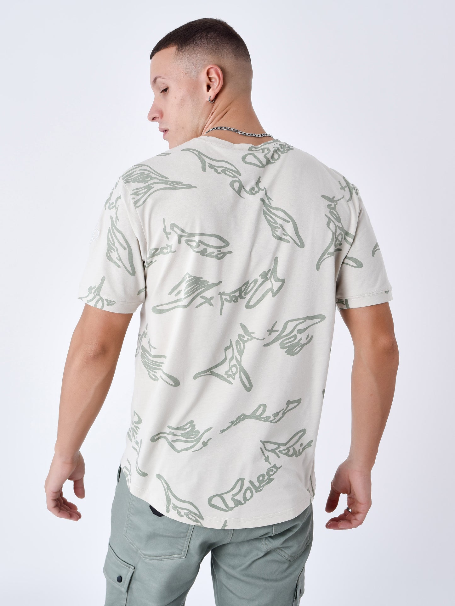 tee-shirt-motif-signature-fluide-greige-modelshot