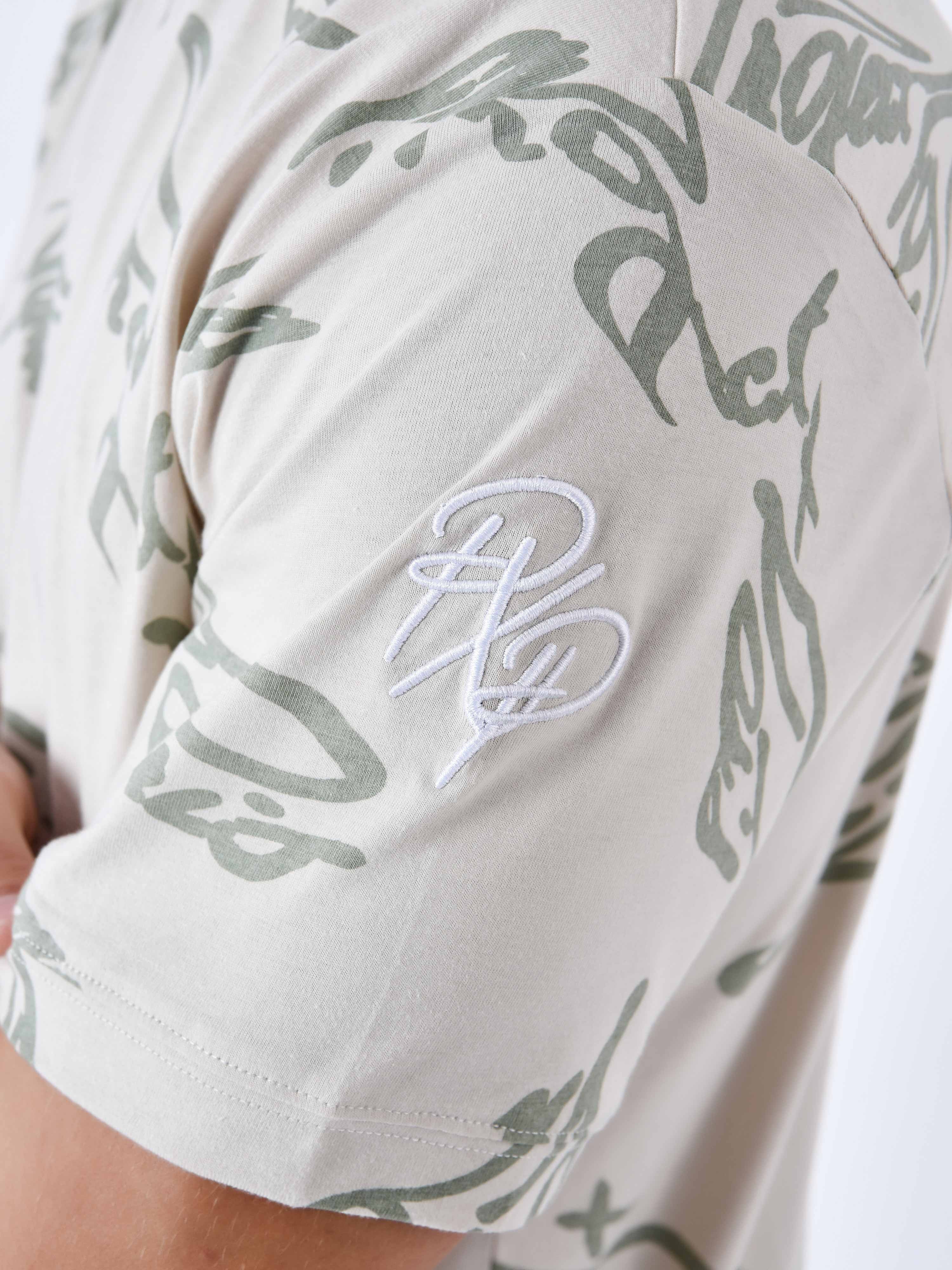 tee-shirt-motif-signature-fluide-greige-detailshot