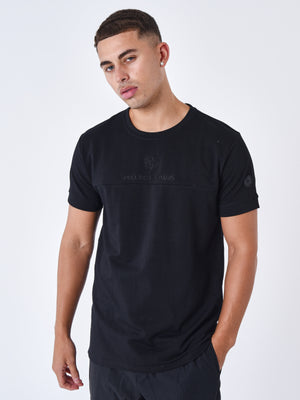 tee-shirt-style-techwear-noir-modelshot