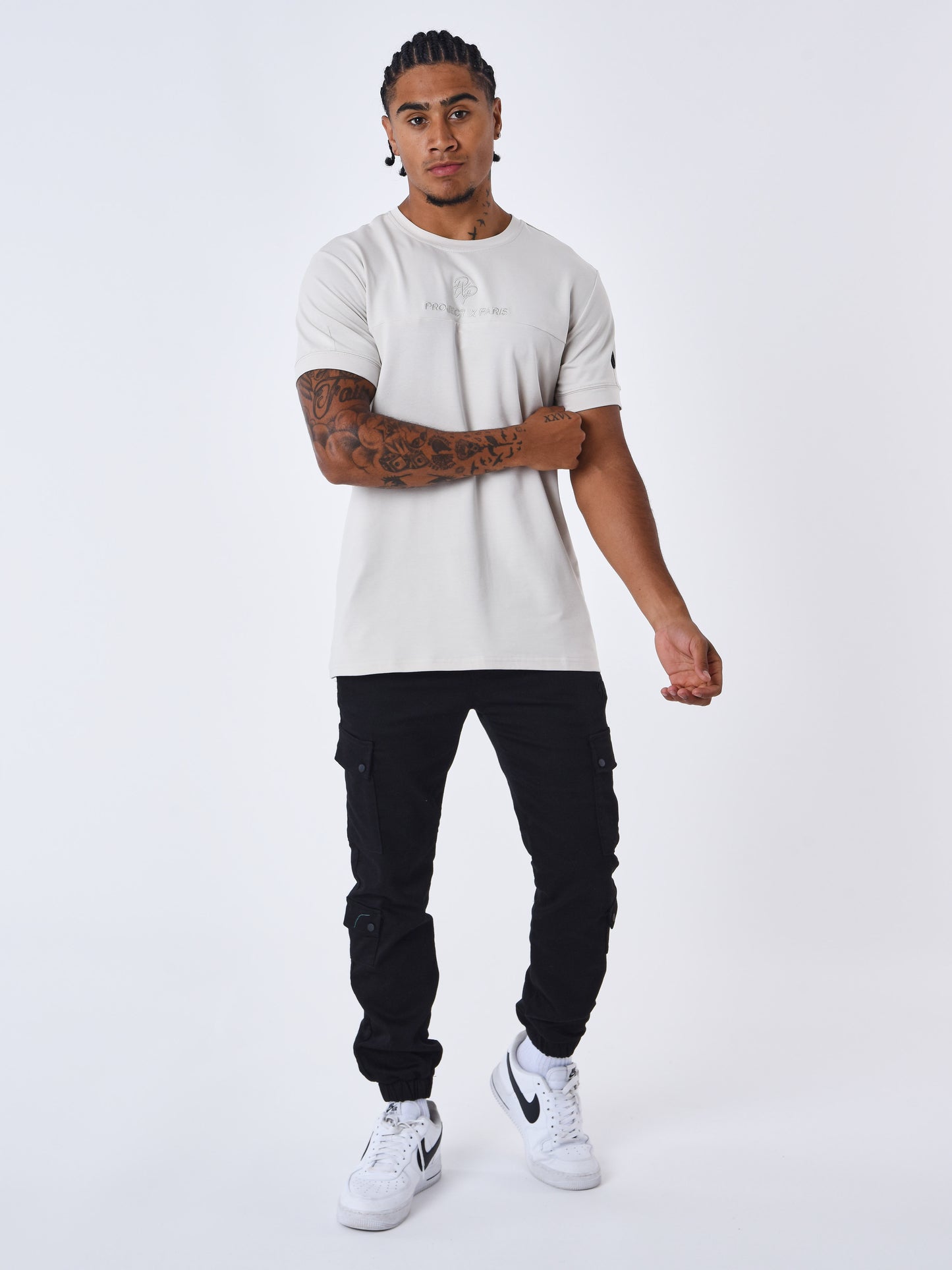 tee-shirt-style-techwear-greige