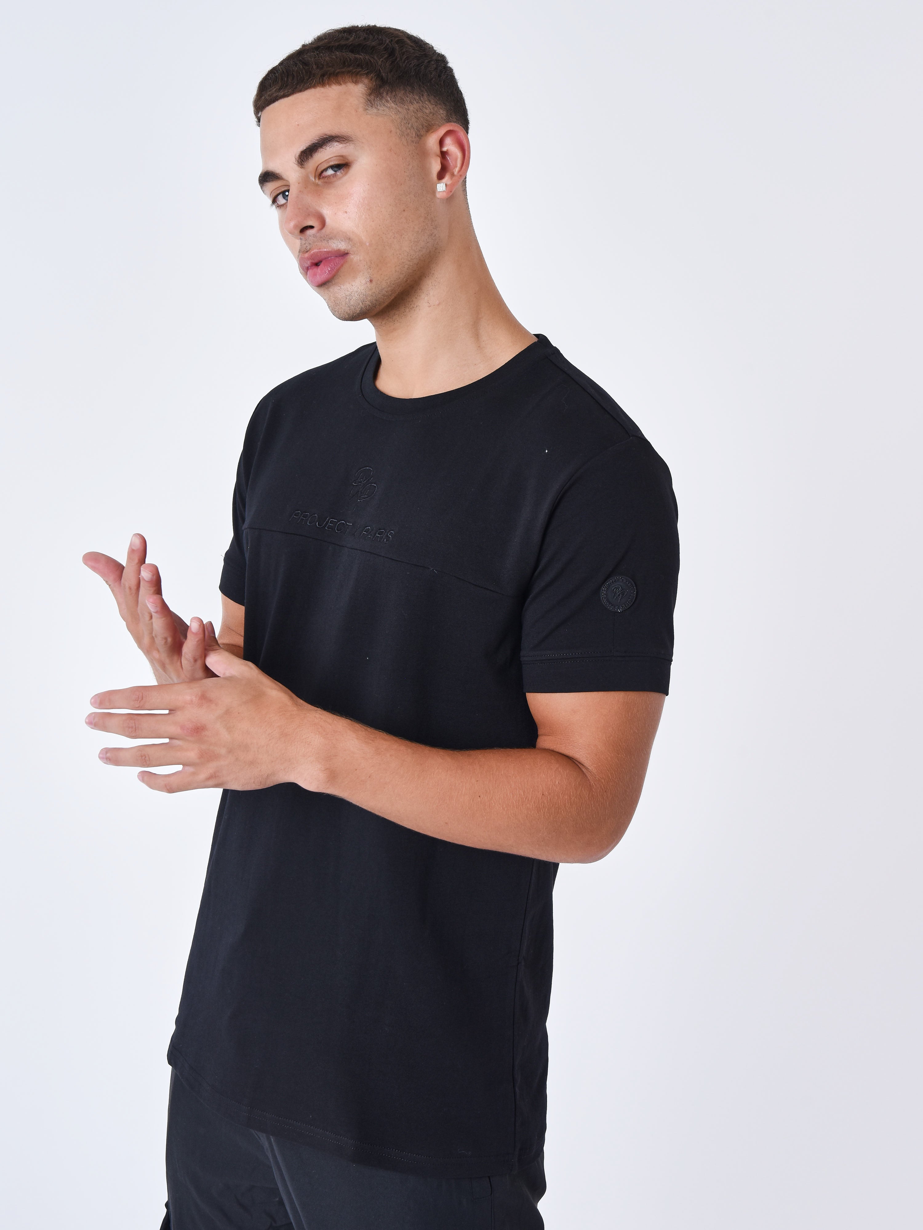 T-shirt style techwear-5