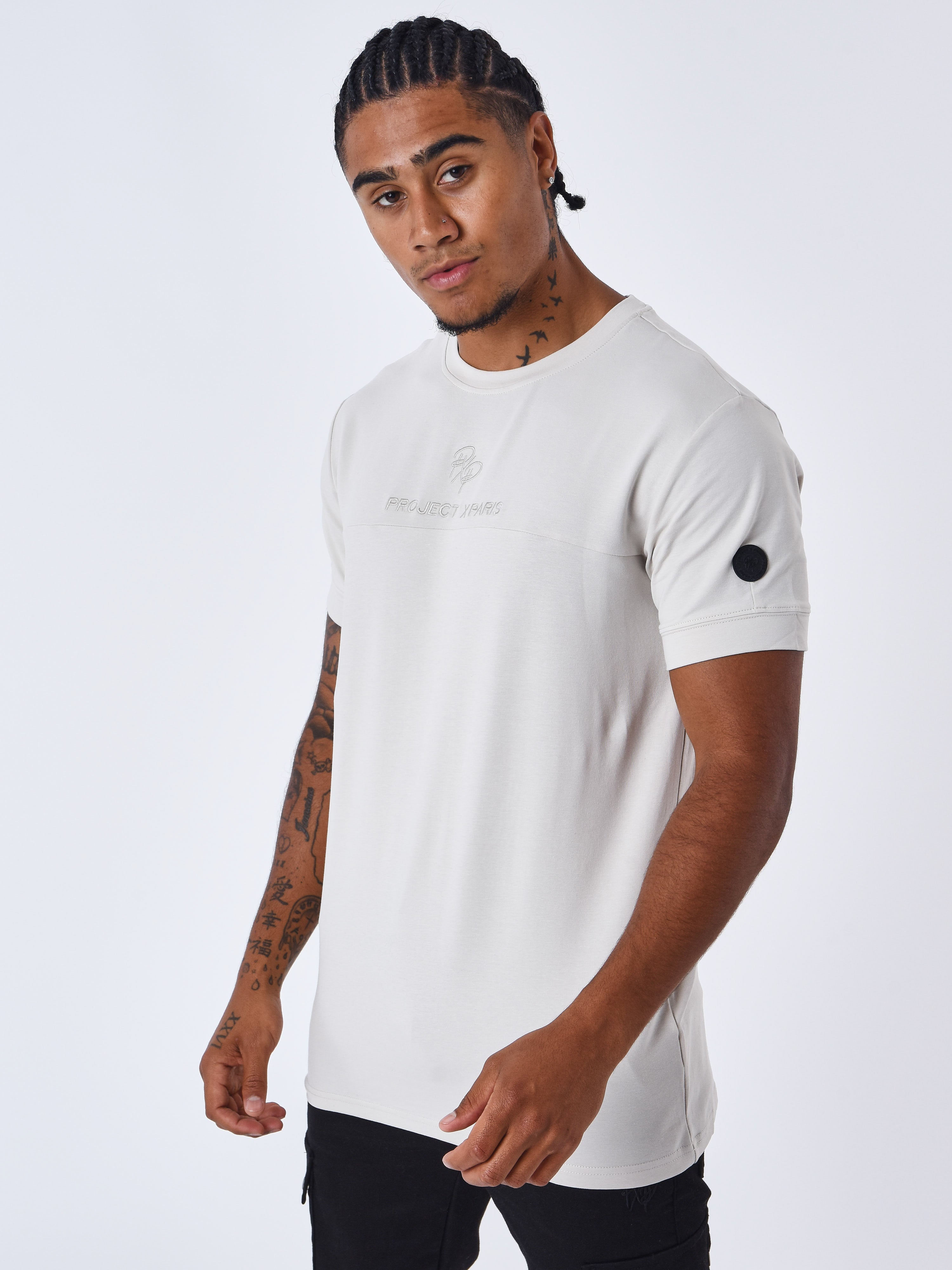 tee-shirt-style-techwear-greige