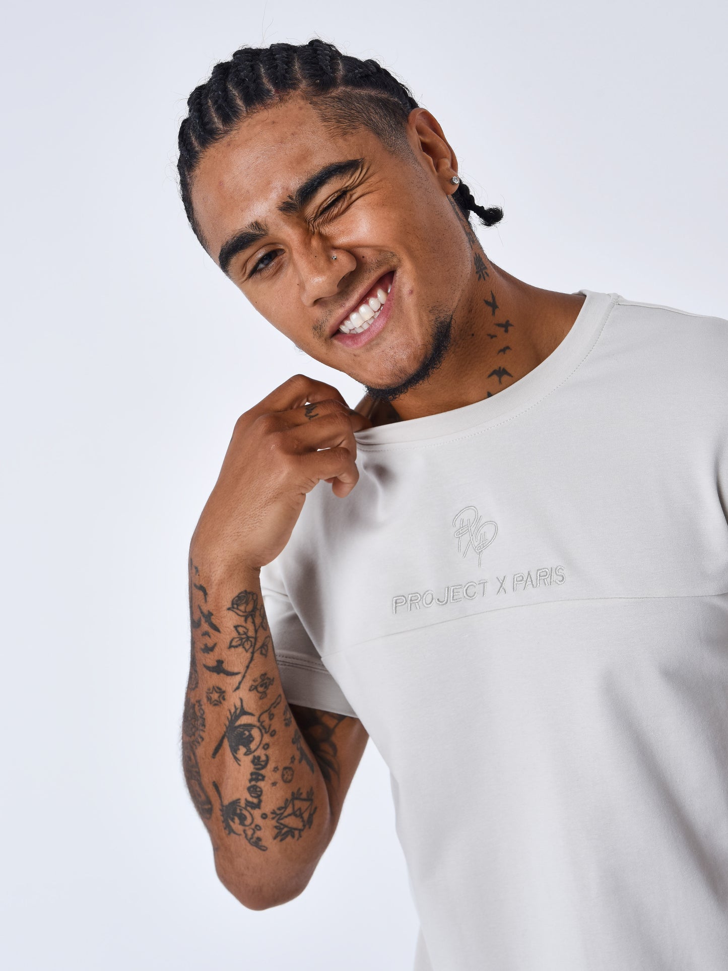 tee-shirt-style-techwear-greige