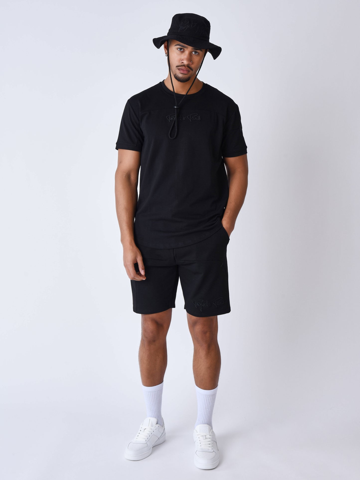 tee-shirt-technique-a-decoupes-noir