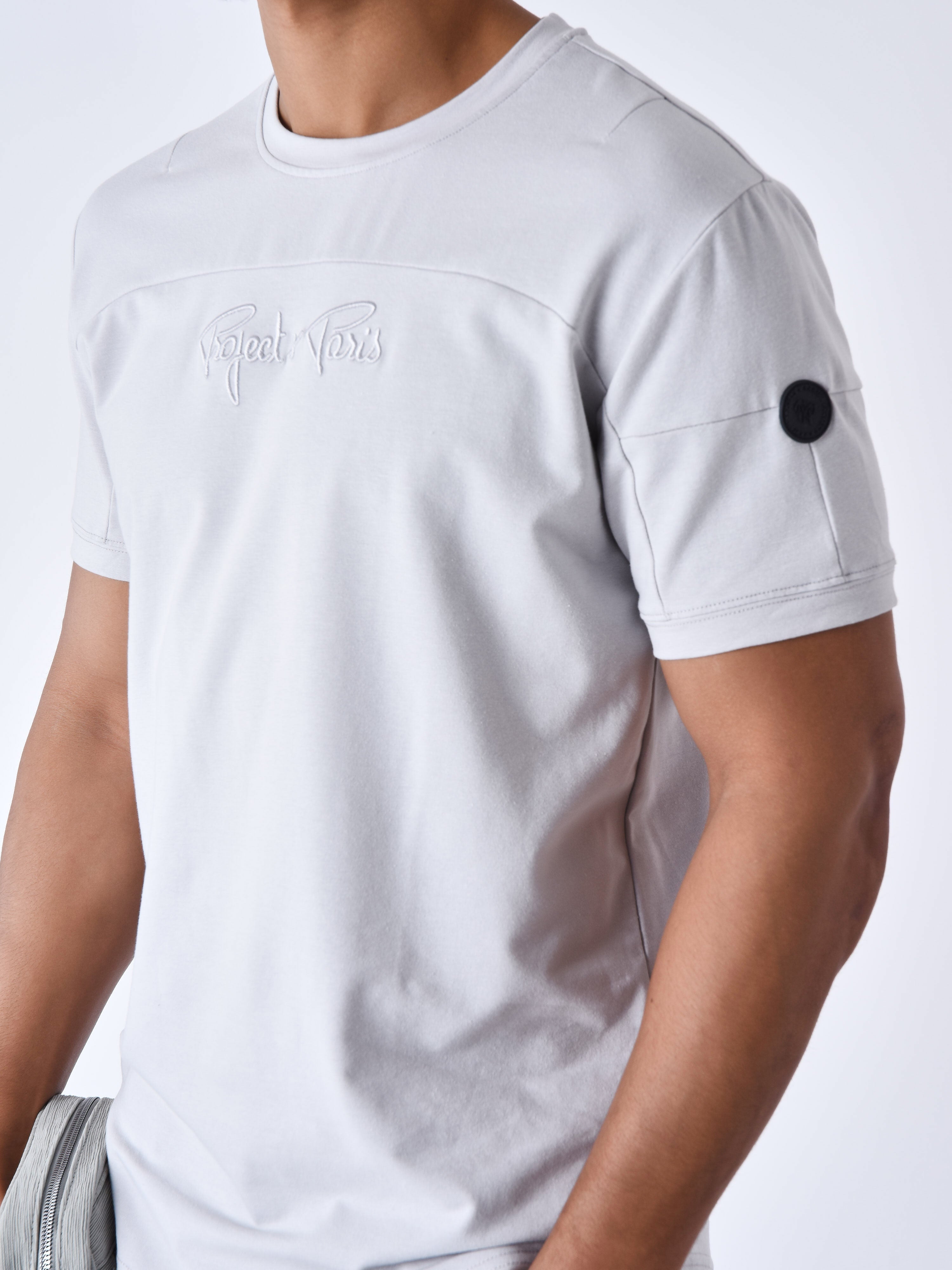 tee-shirt-technique-a-decoupes-light-stone