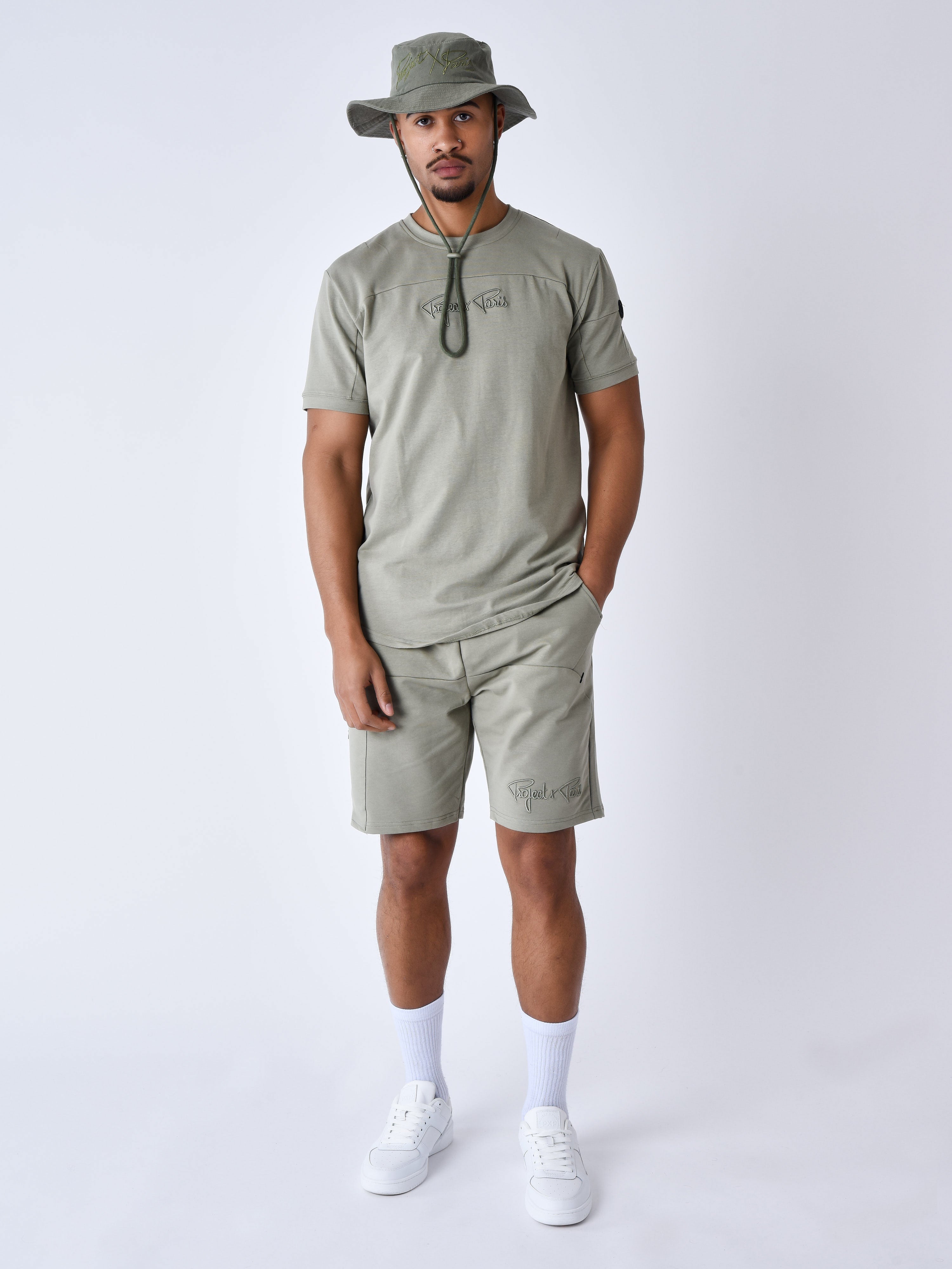 tee-shirt-technique-a-decoupes-olive