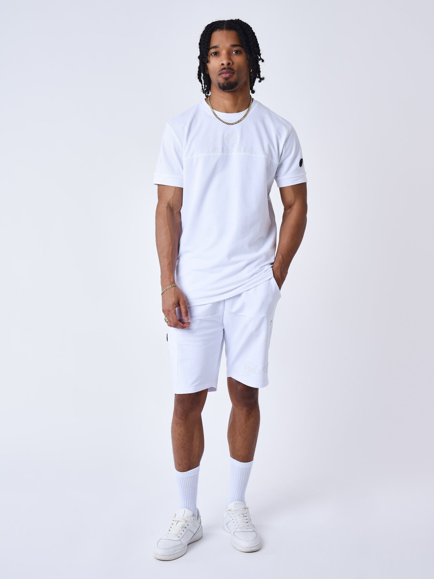 tee-shirt-technique-a-decoupes-blanc
