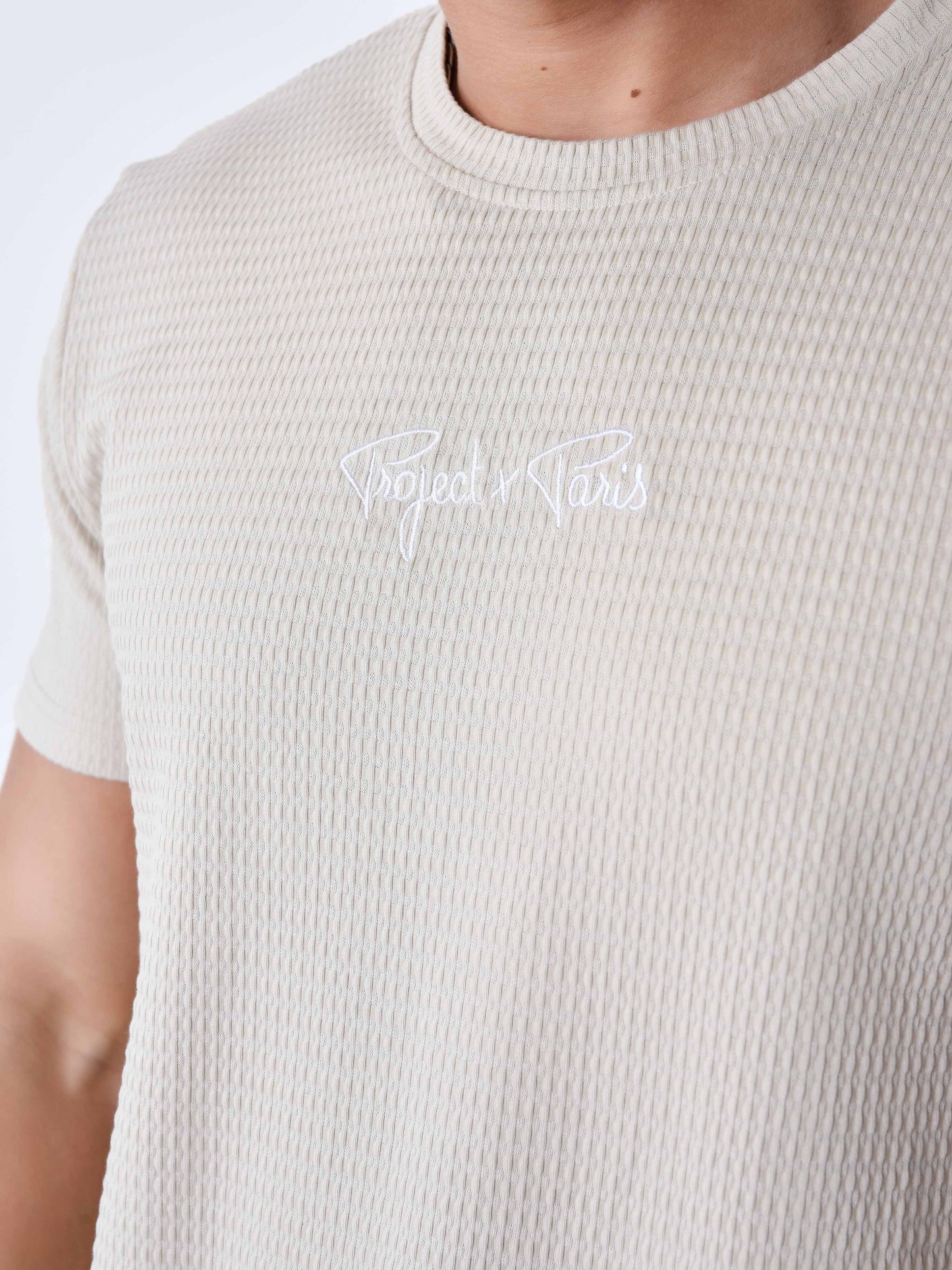 tee-shirt-texture-beige-detailshot