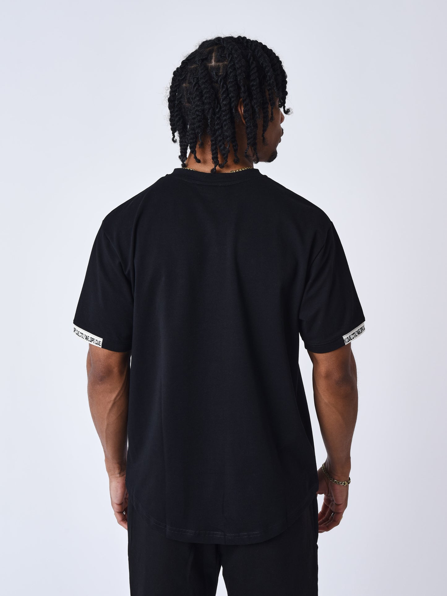tee-shirt-uni-avec-bande-logo-noir-blanc