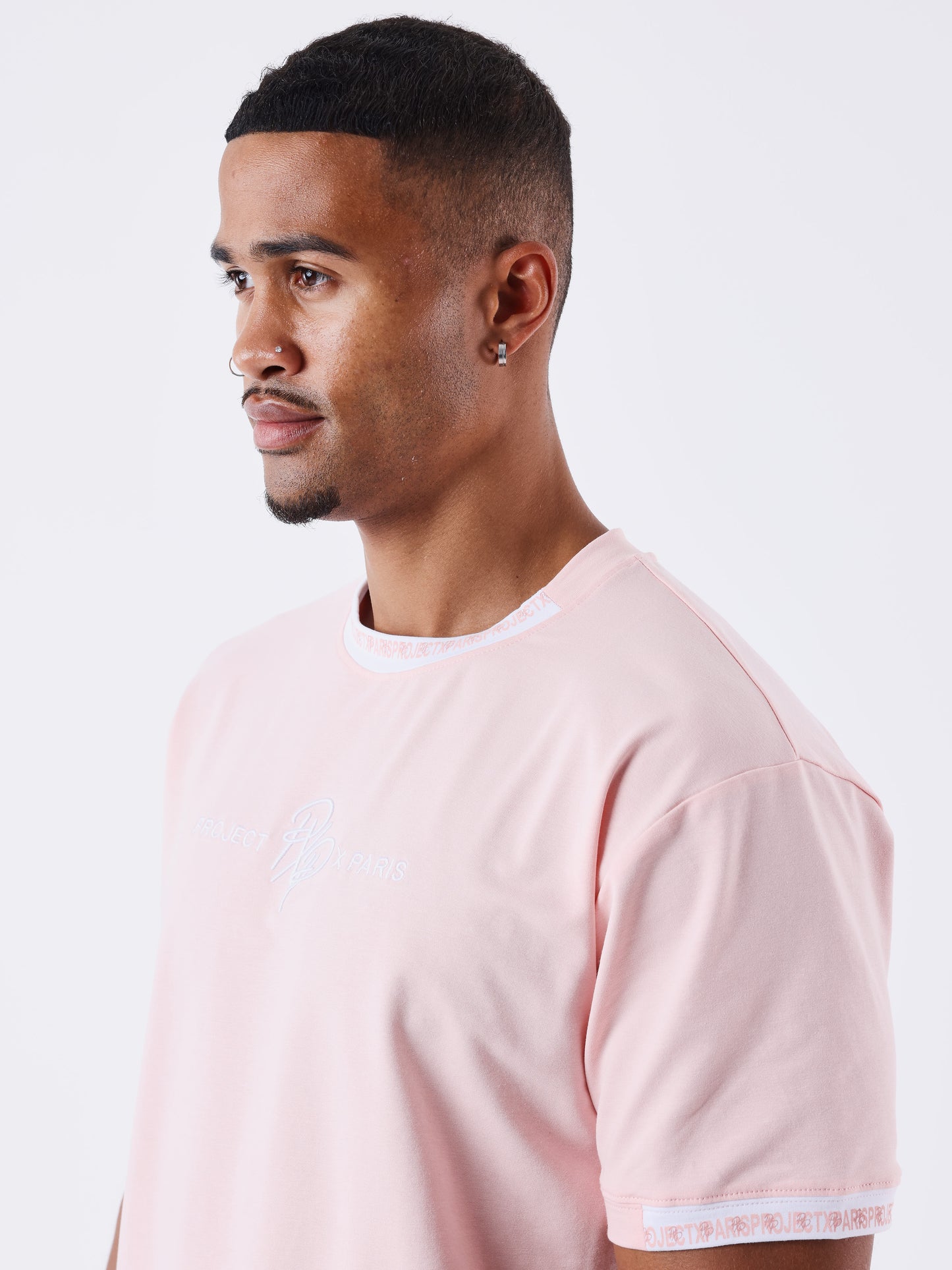 tee-shirt-uni-avec-bande-logo-rose