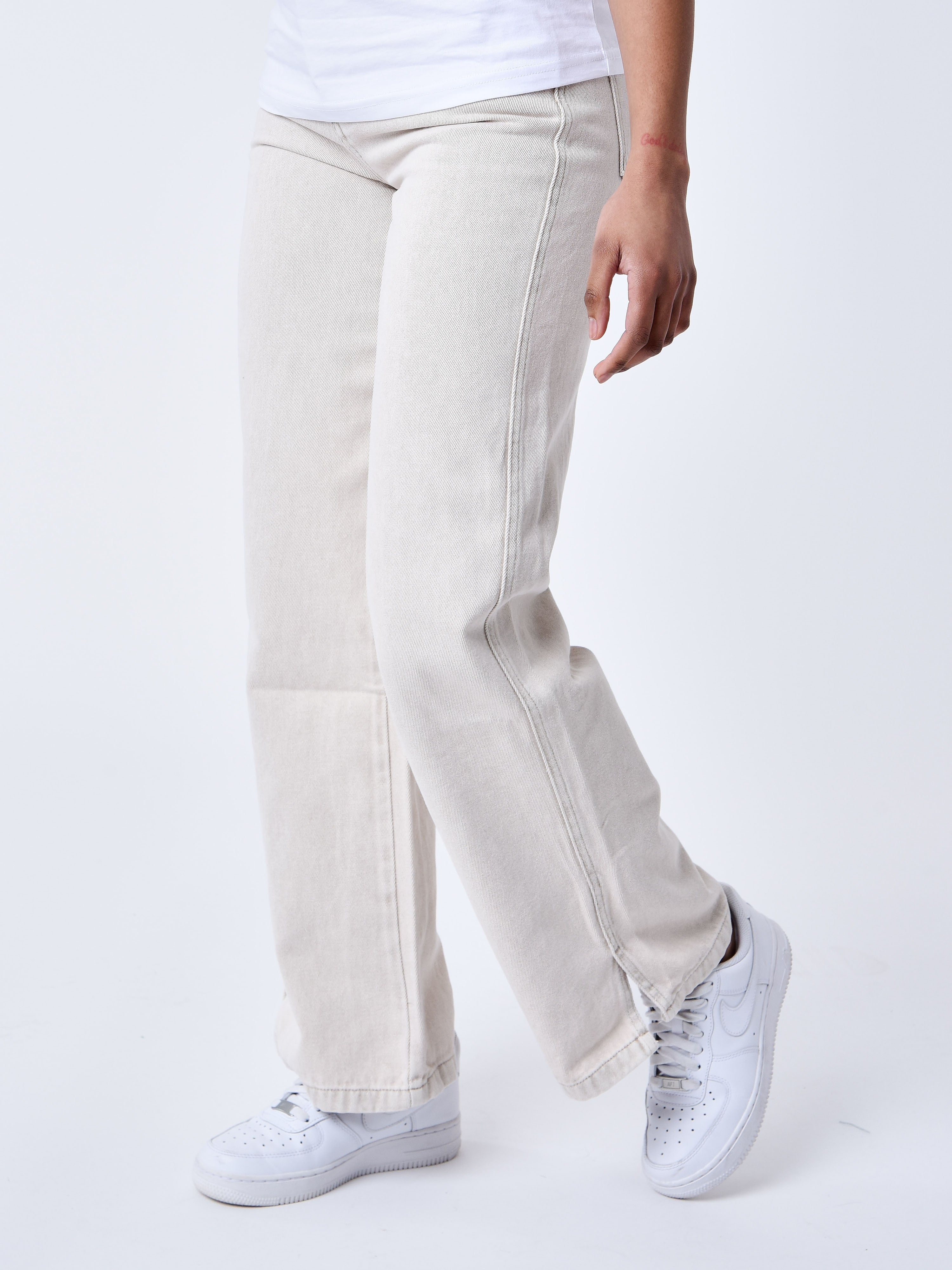 tf229704-beige-modelshot