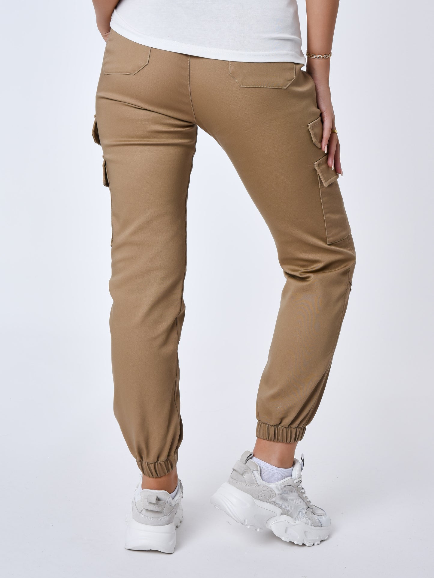tf239707-beige-modelshot