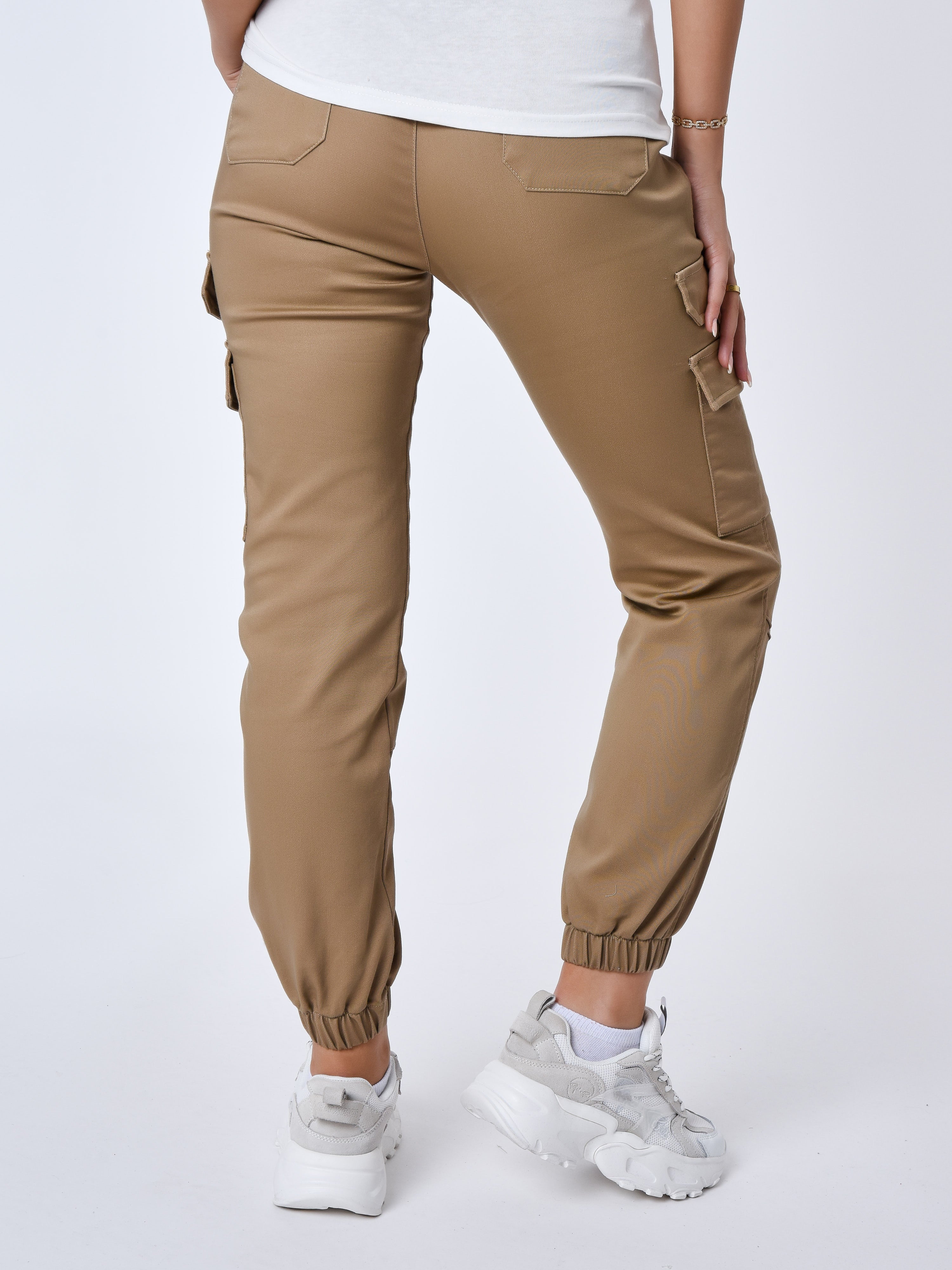 tf239707-beige-modelshot