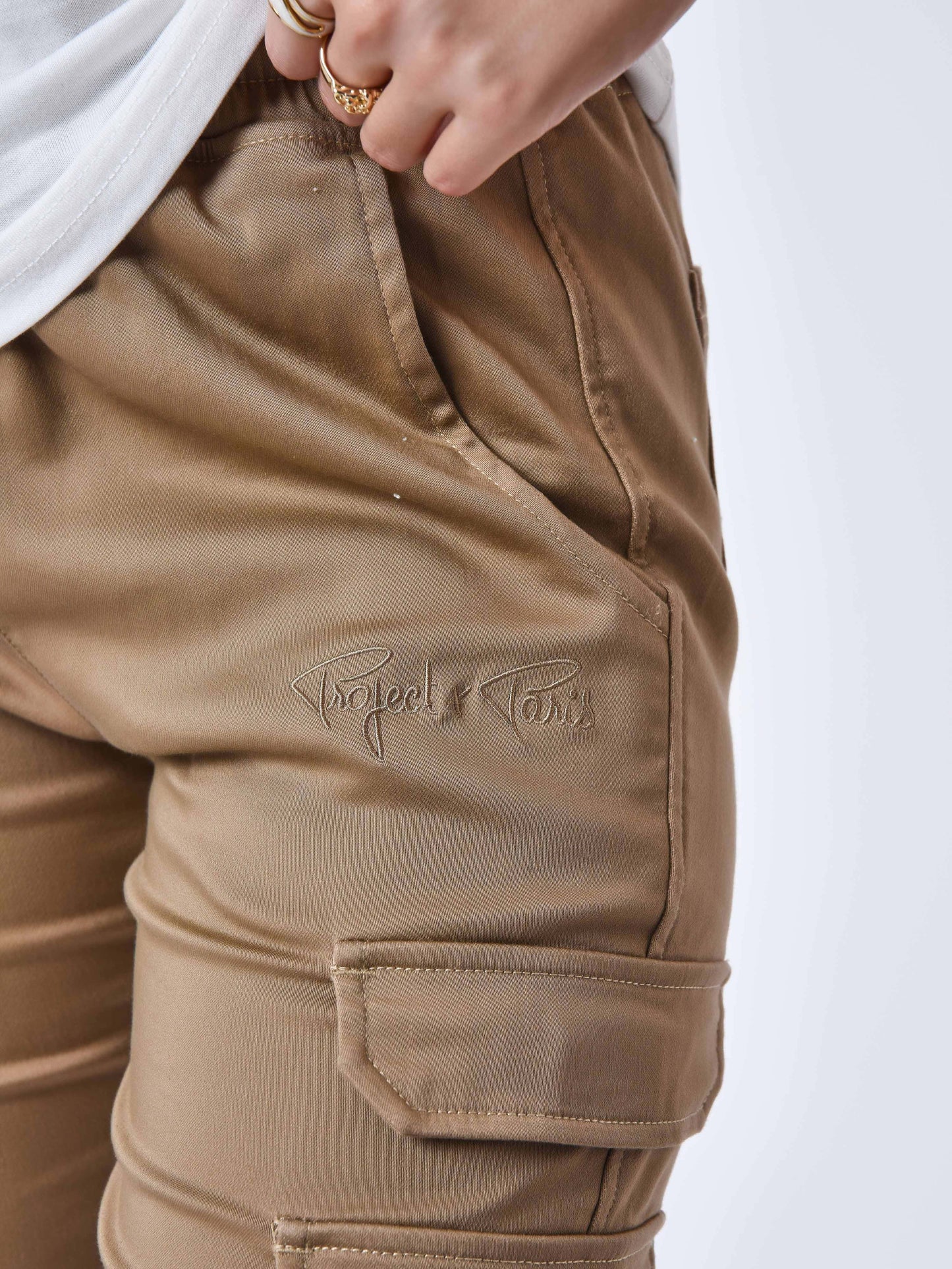 tf239707-beige-detailshot