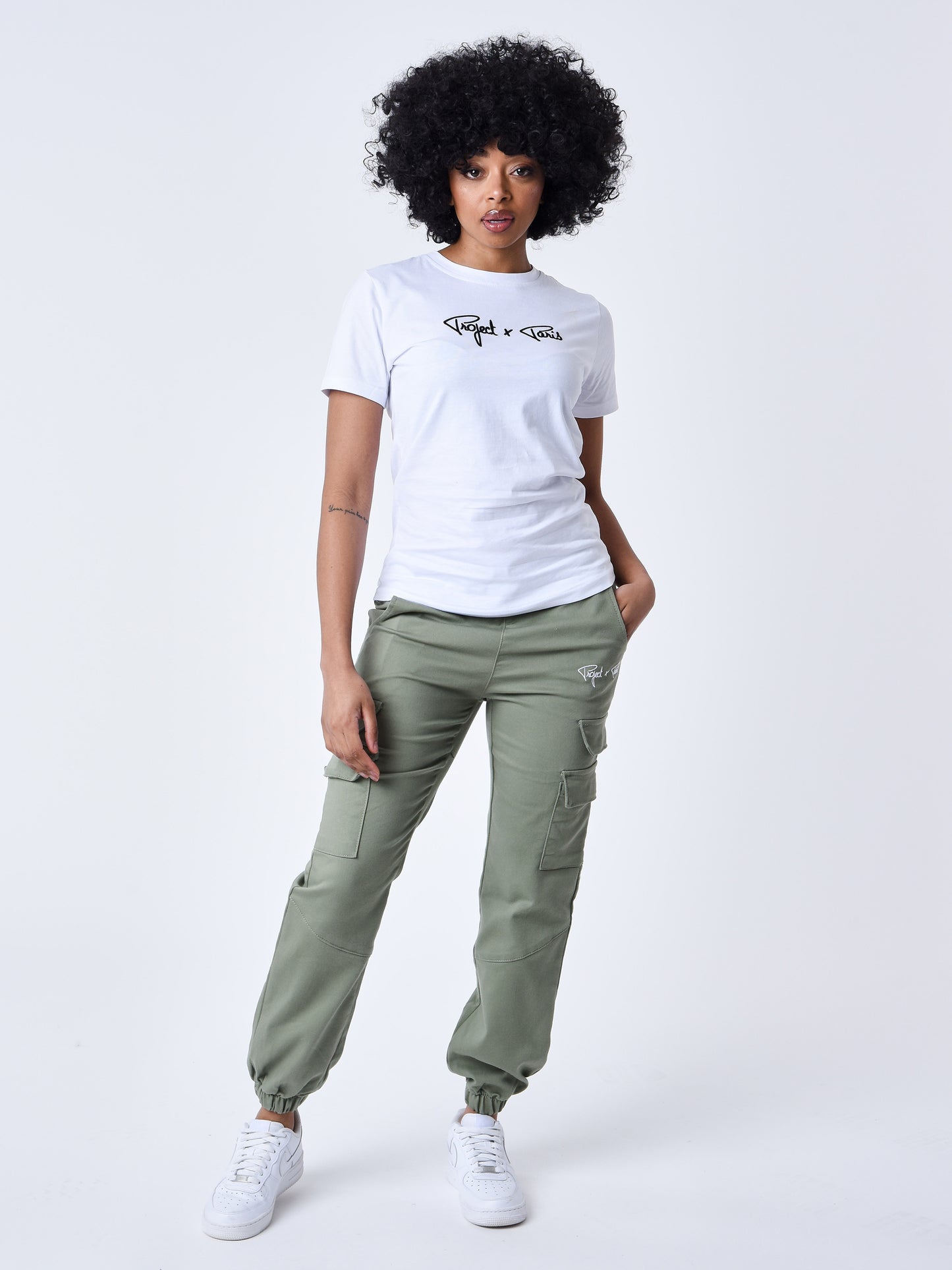 tf239707-olive-modelshot