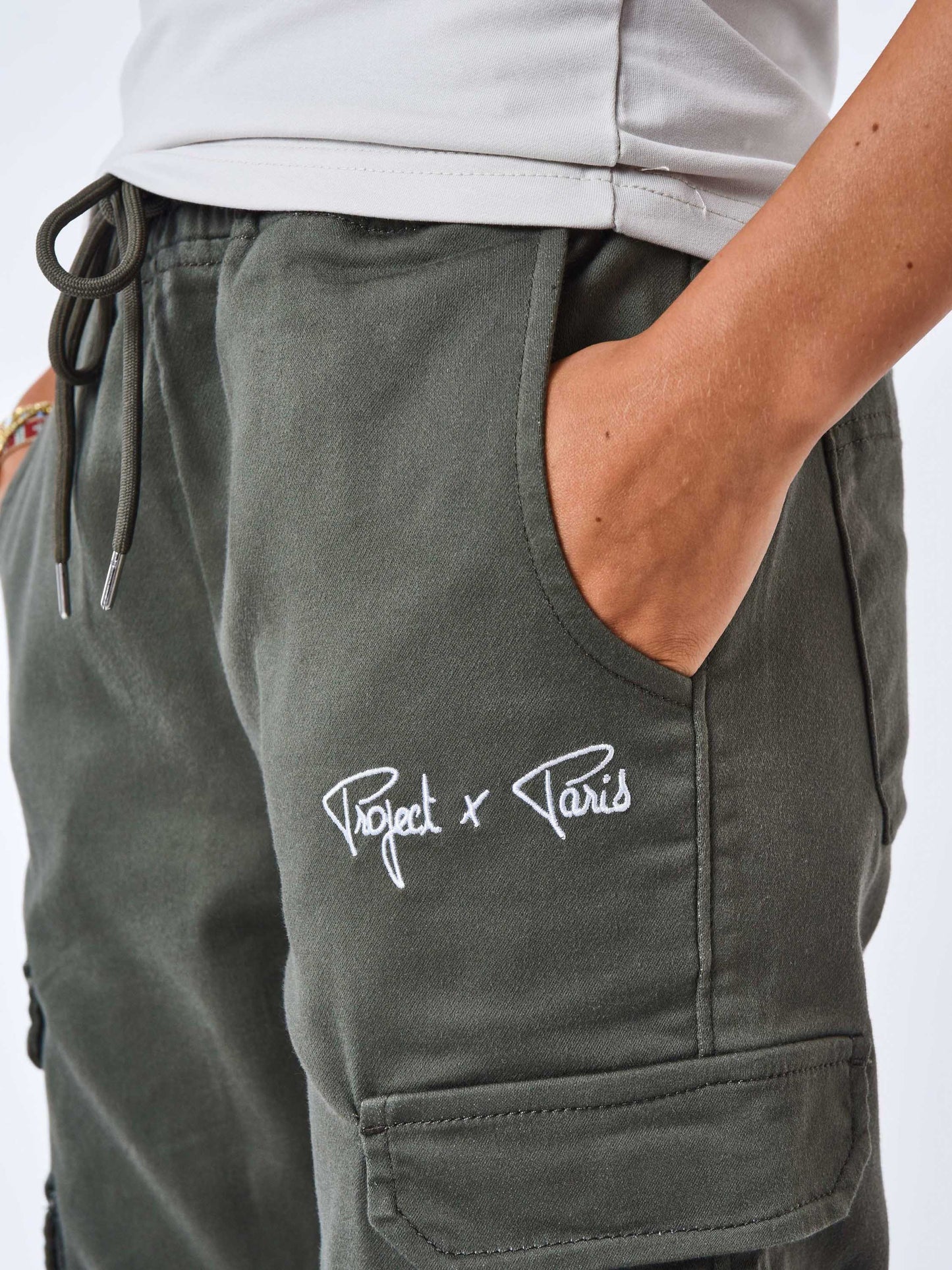 tf239707-kaki-detailshot