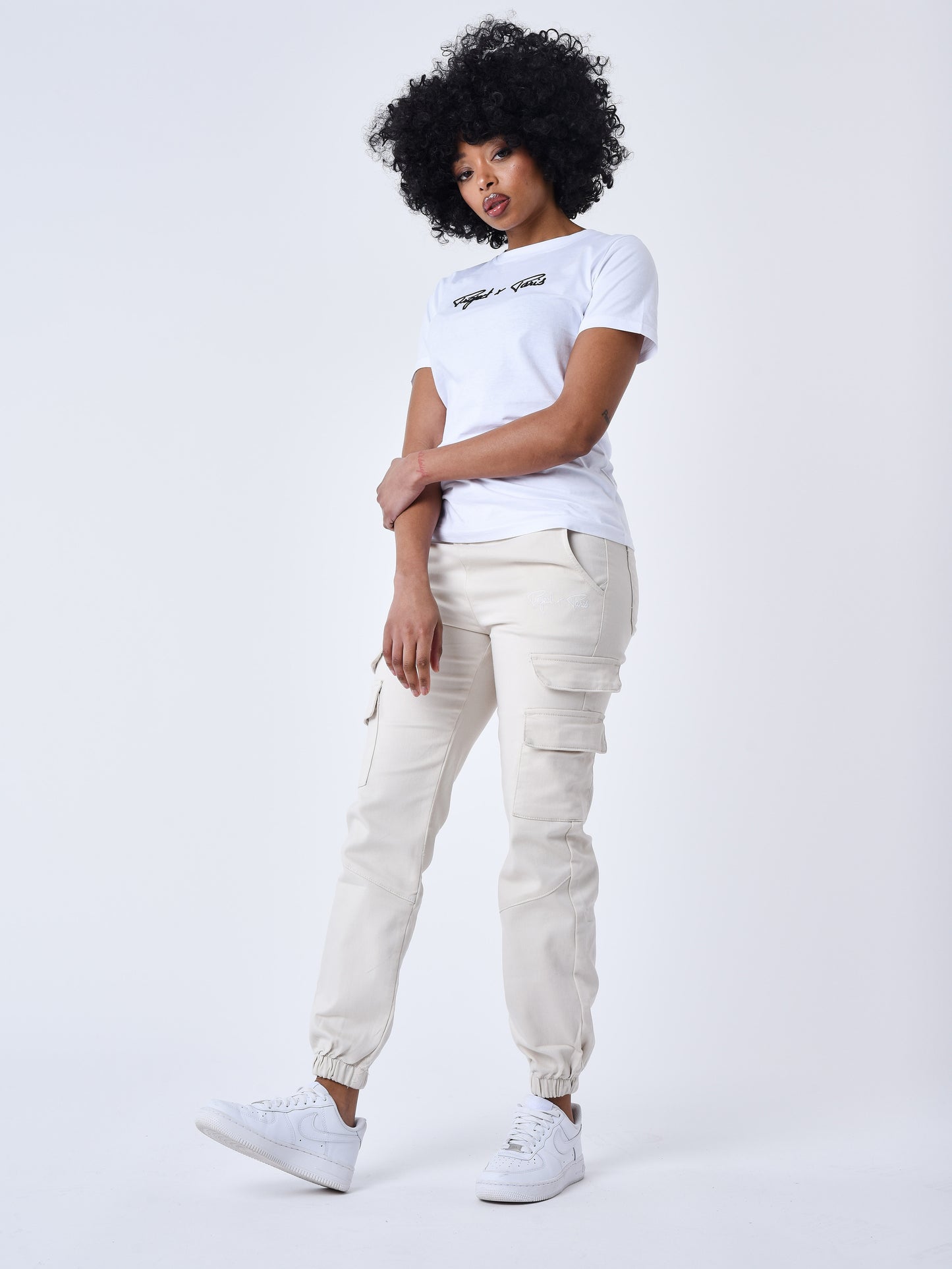 tf239707-ivoire-modelshot