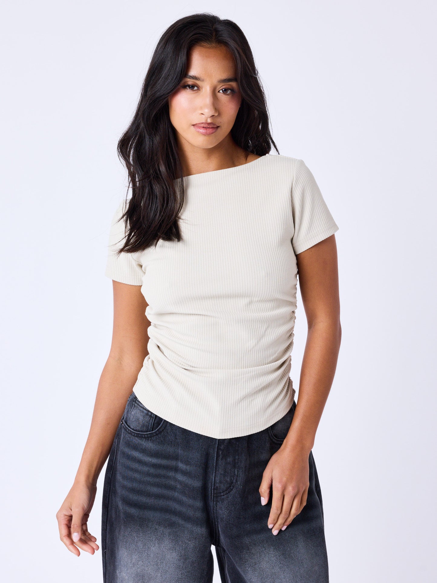 top-lily-greige-modelshot