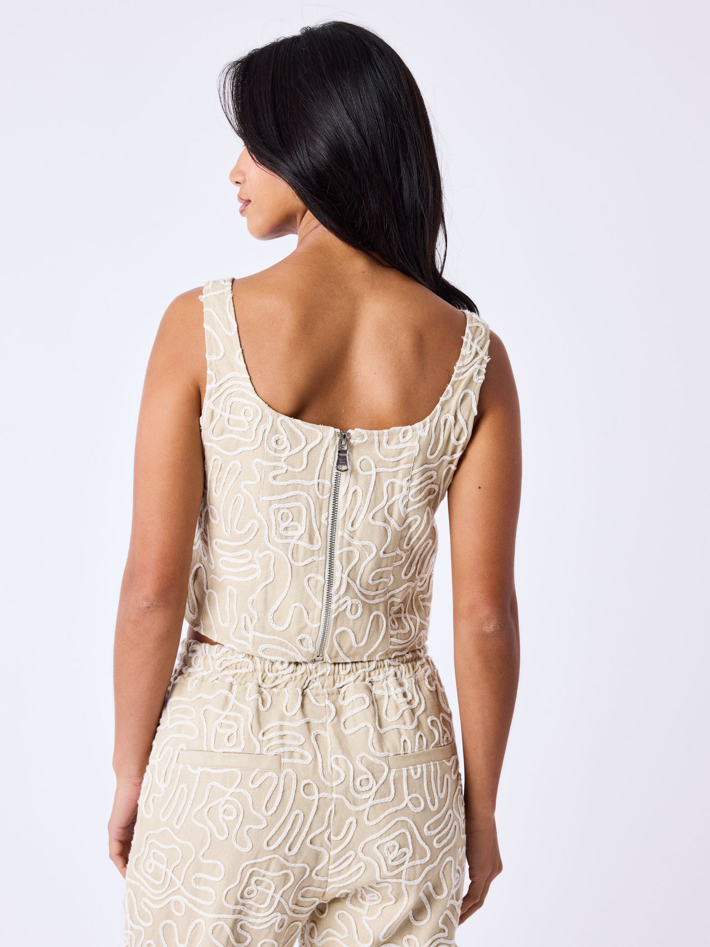 top-nazca-beige-modelshot