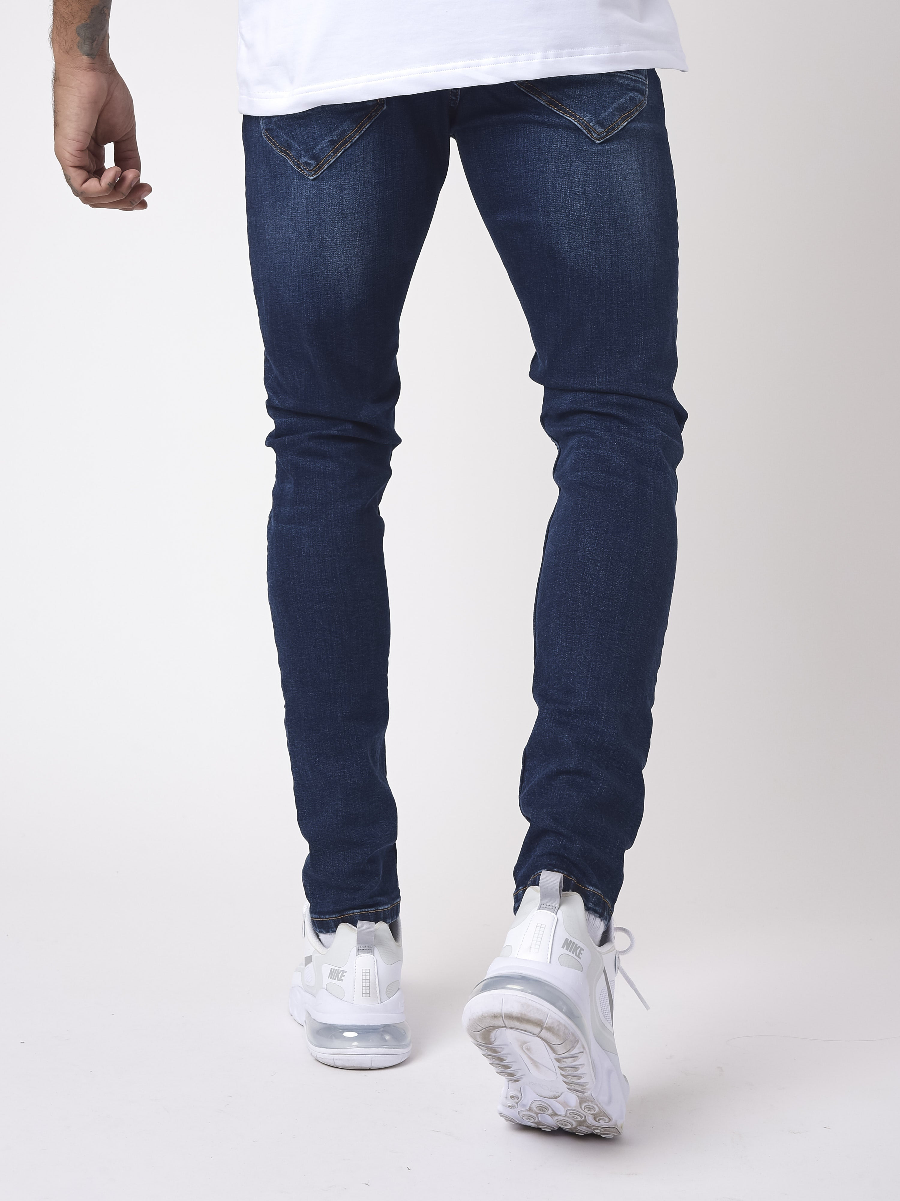 tp21016-bleu-modelshot