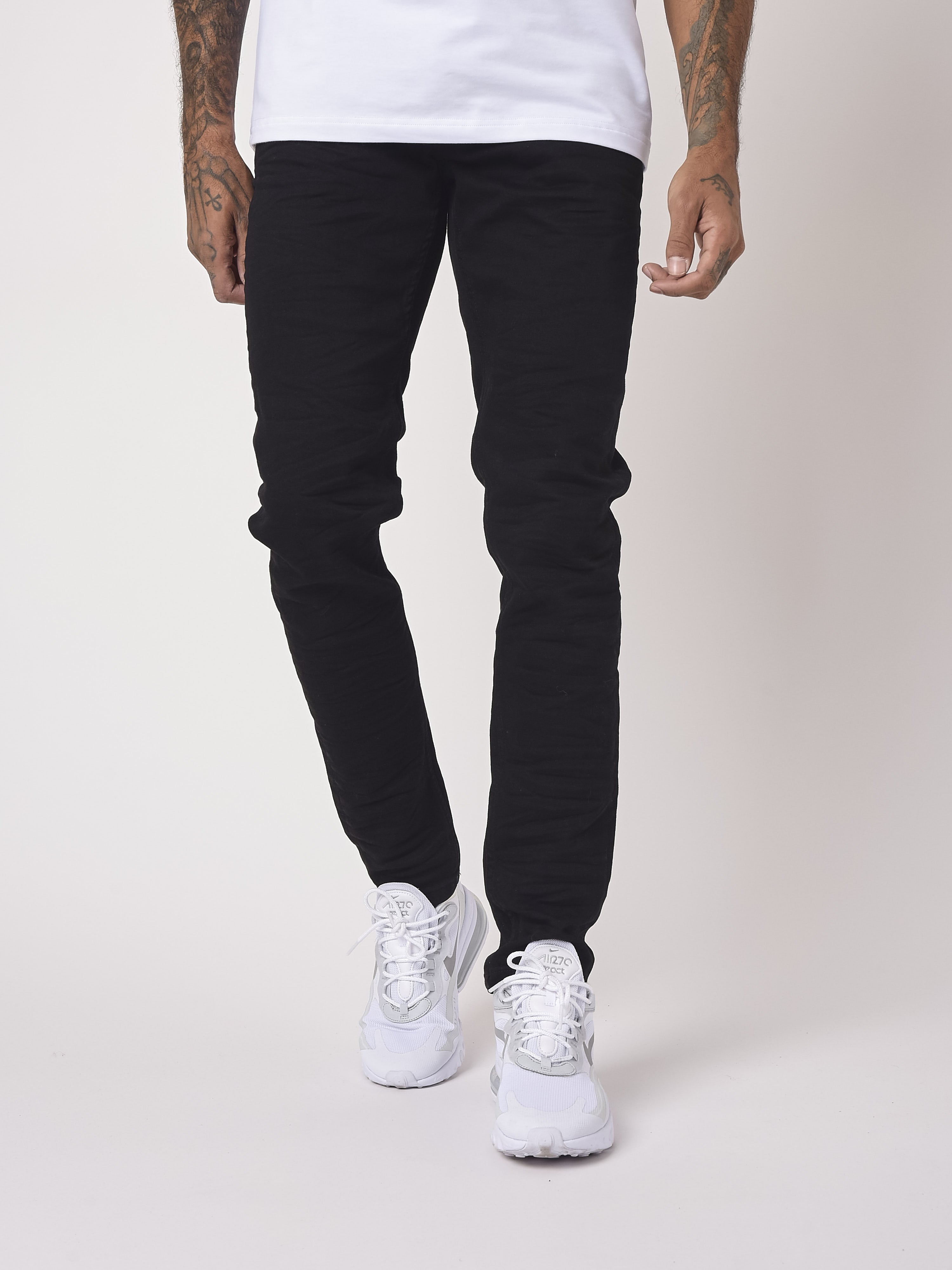 tp21026-noir