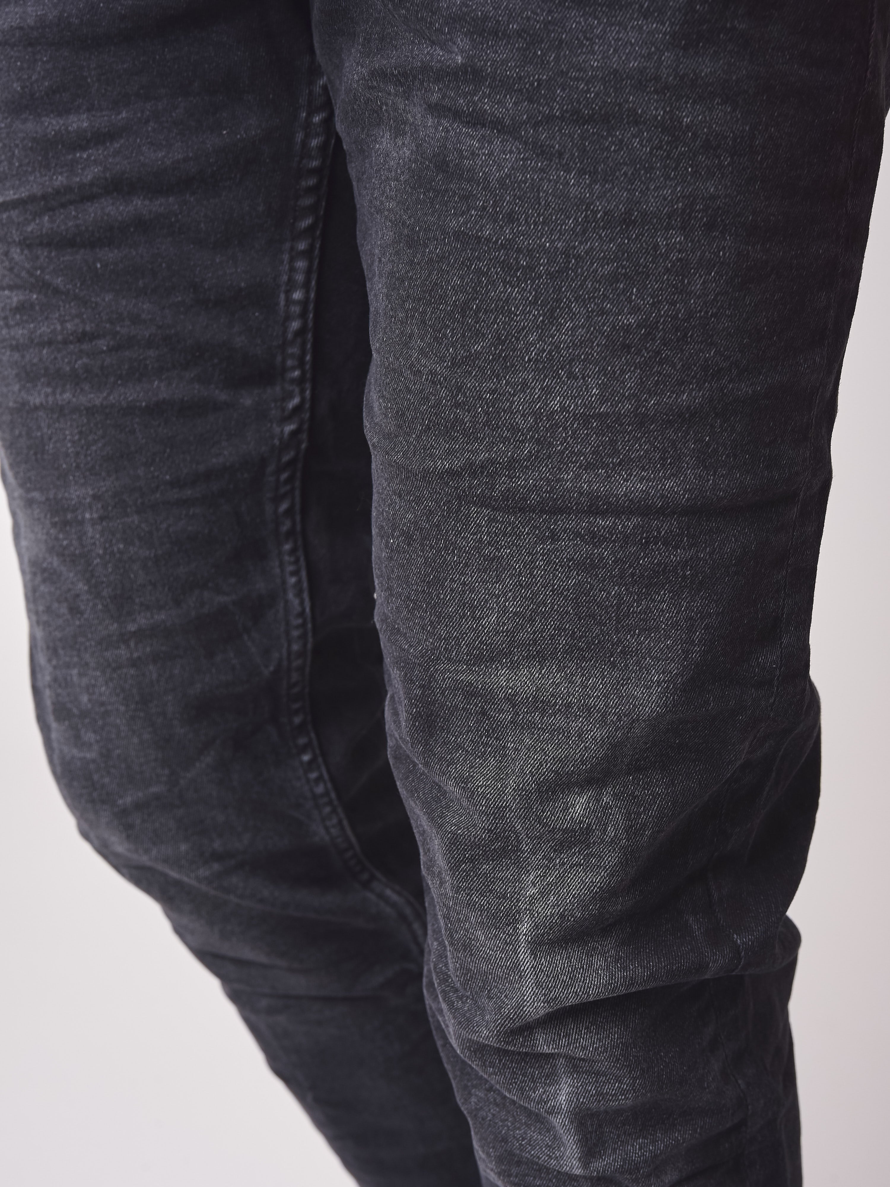 tp21027-noir-detailshot