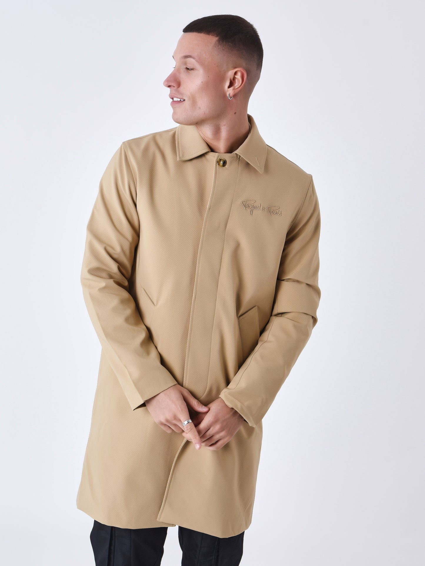 trenchcoat-cotele-beige
