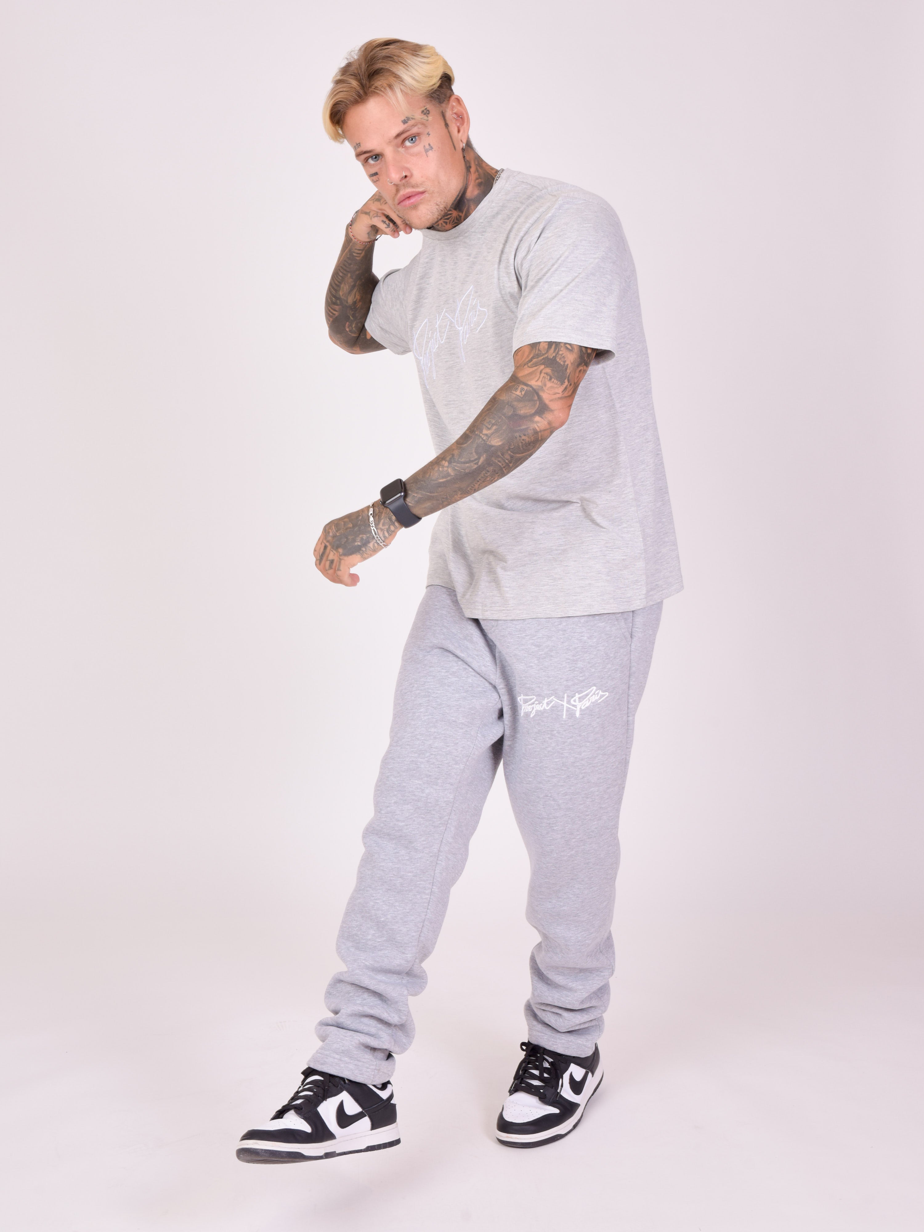 tu2120901-gris-clair-modelshot