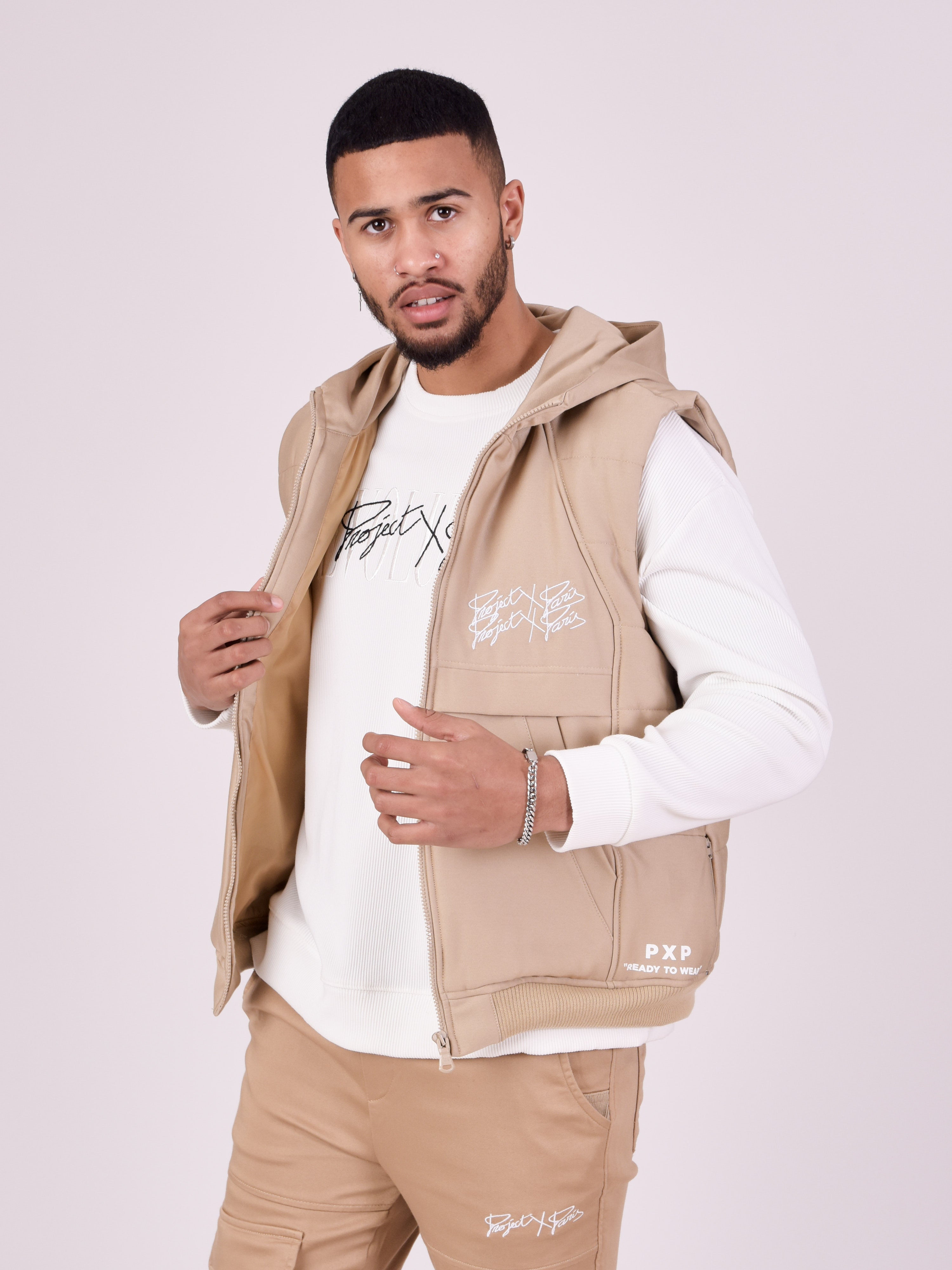 tu213901-beige