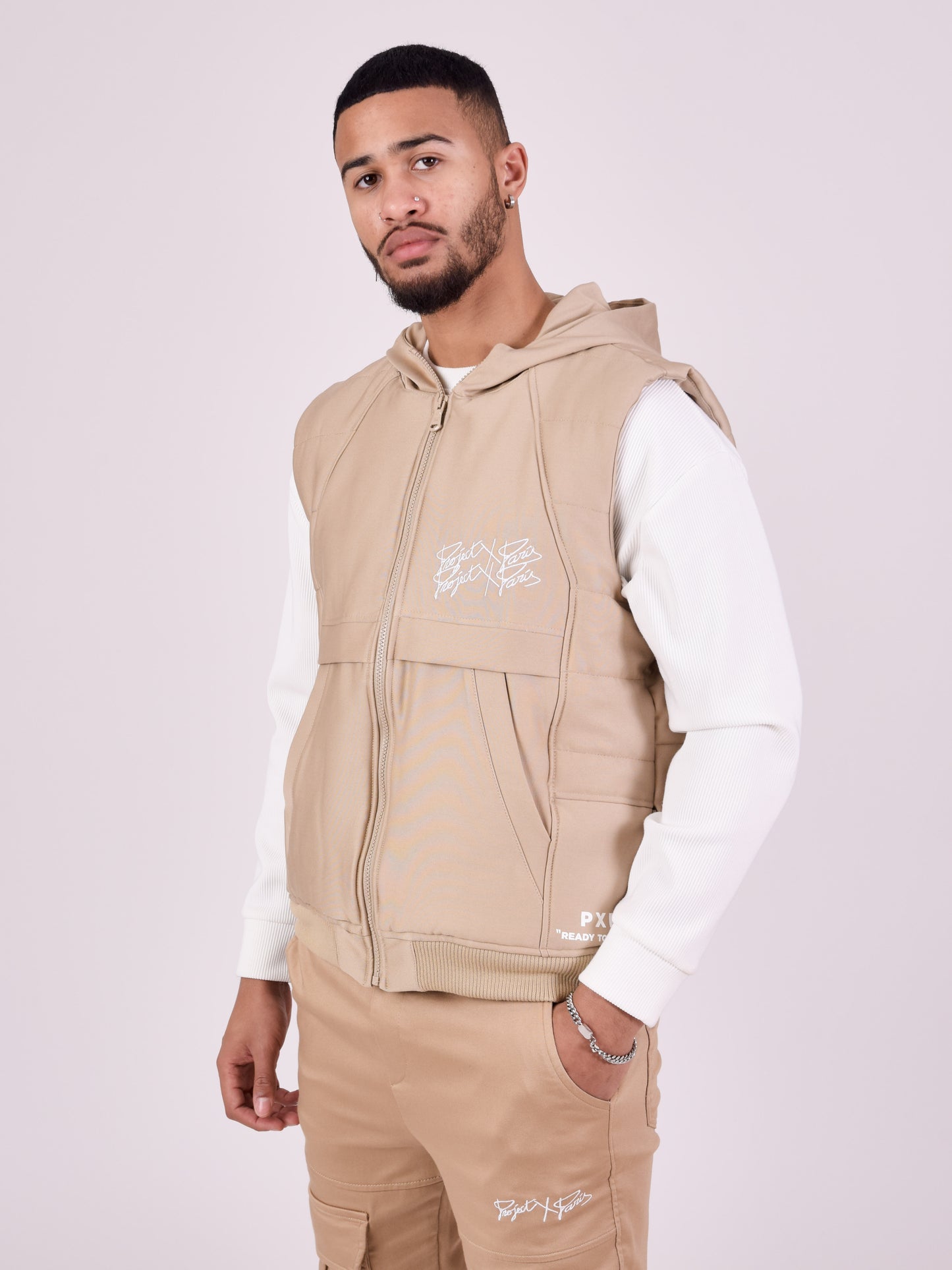 tu213901-beige