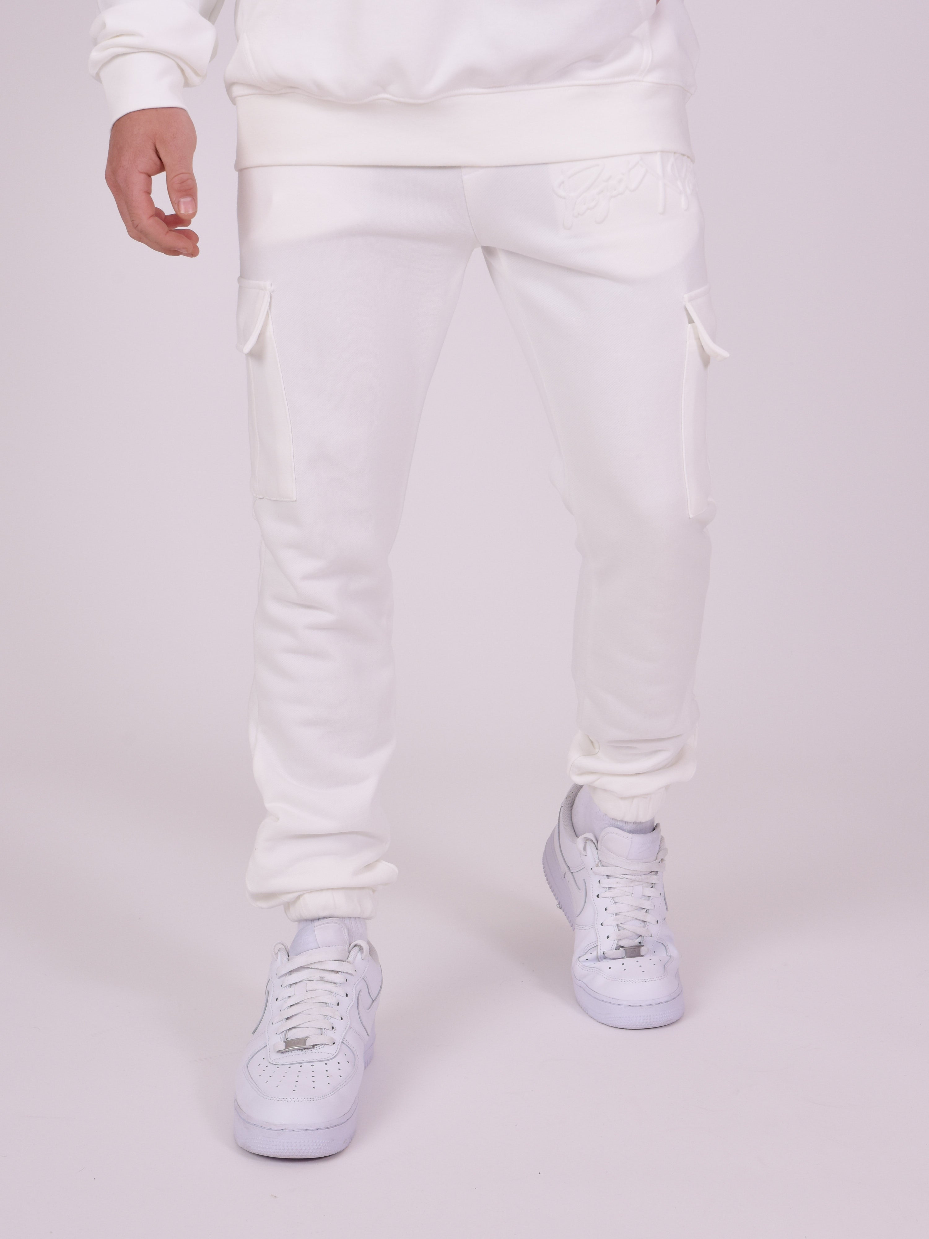 Bas de jogging cargo logo embossage relief-4