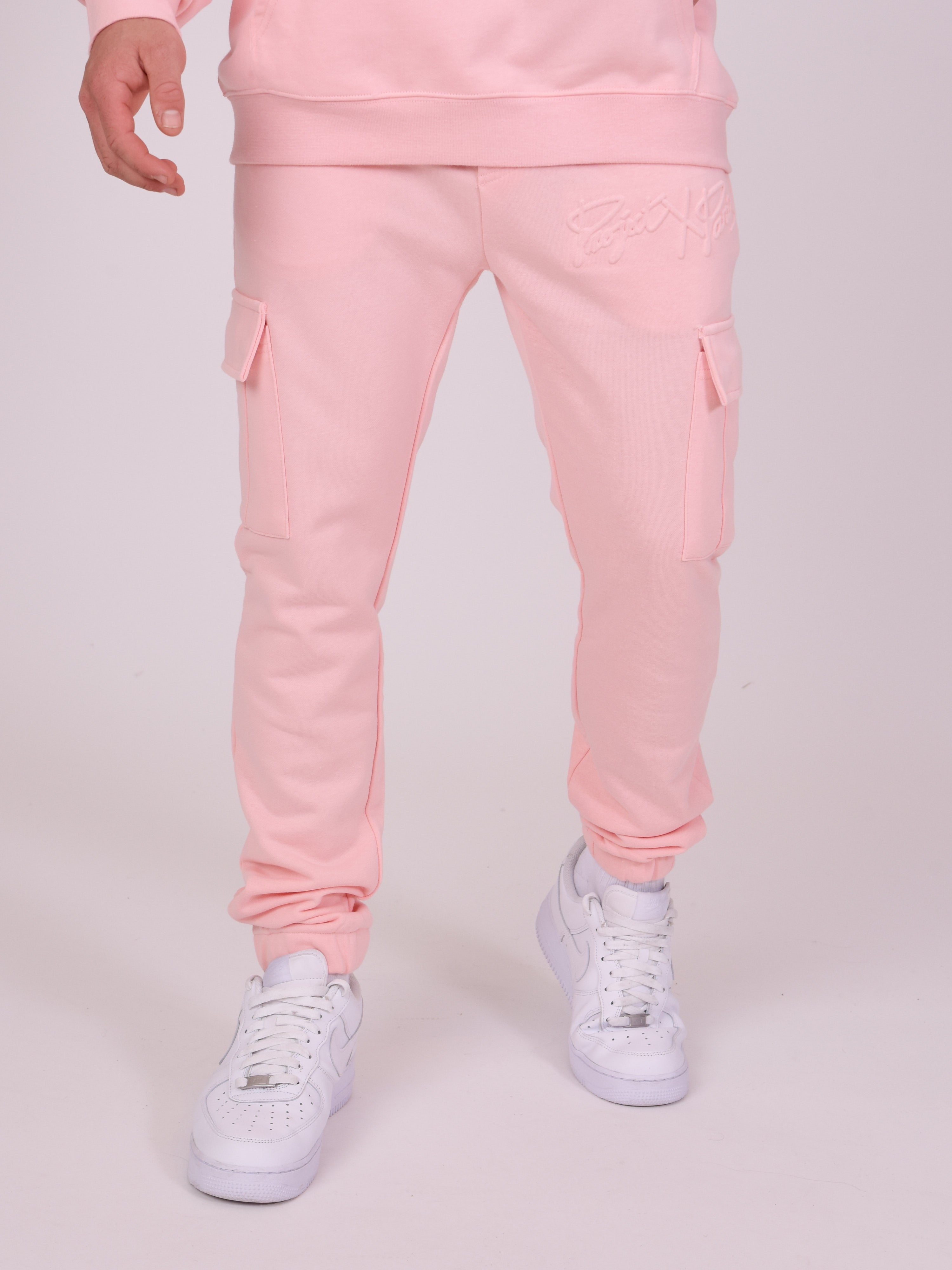 Bas de jogging cargo logo embossage relief-4