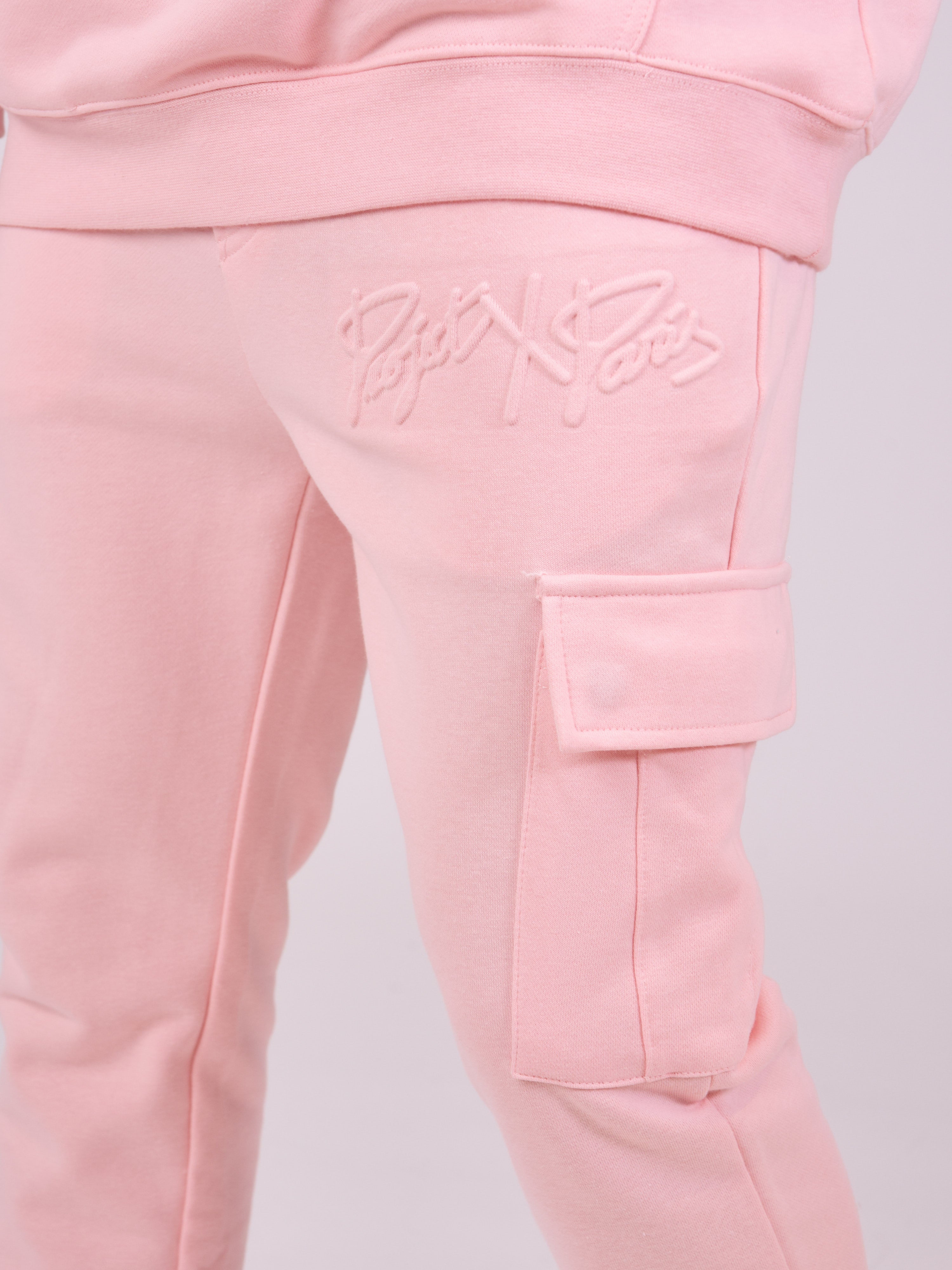 Bas de jogging cargo logo embossage relief-6