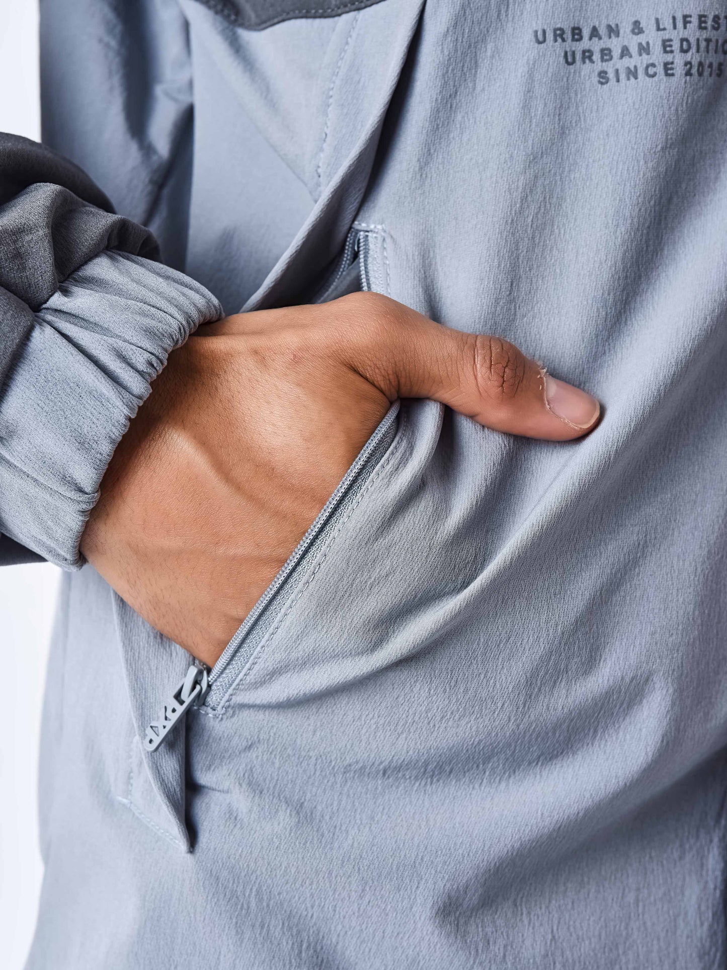 veste-a-capuche-colorblock-gris-clair